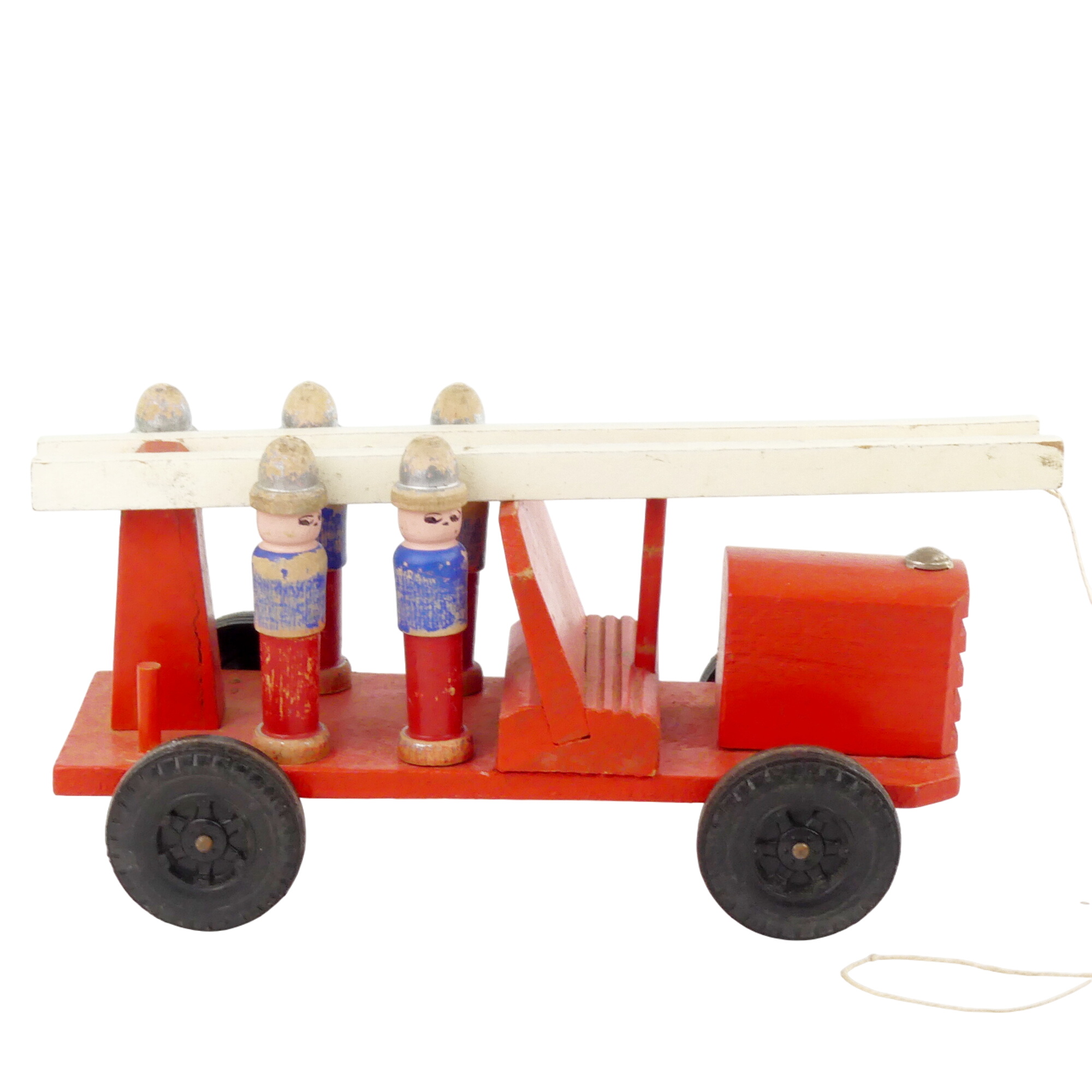 Acheter Ancien camion de pompiers en bois peint Bon état - 10,00 € Ancien camion de pompiers en bois peint Bon état - reconditionné disponible sur Label Emmaüs