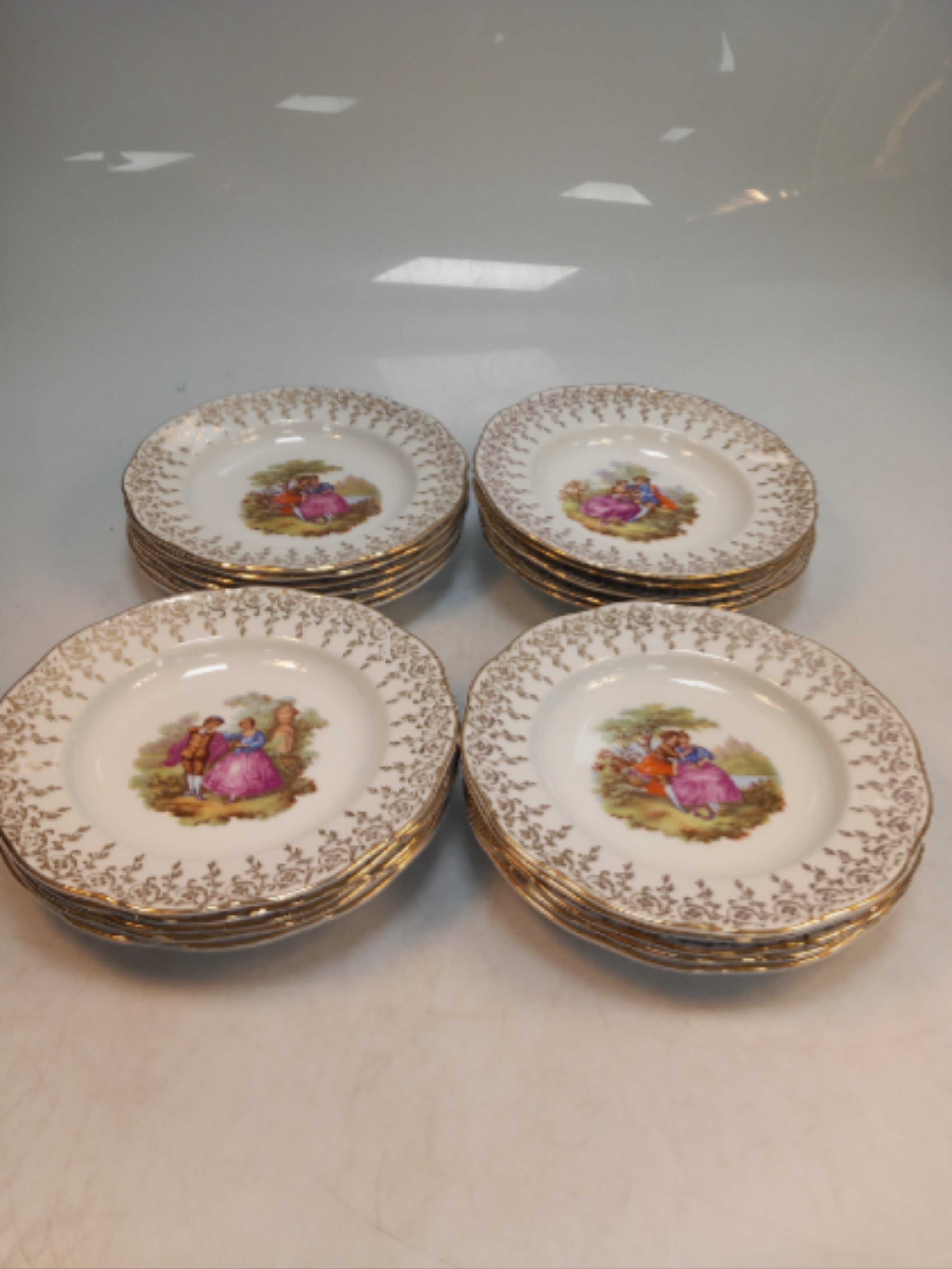 Lot de 21 assiettes 