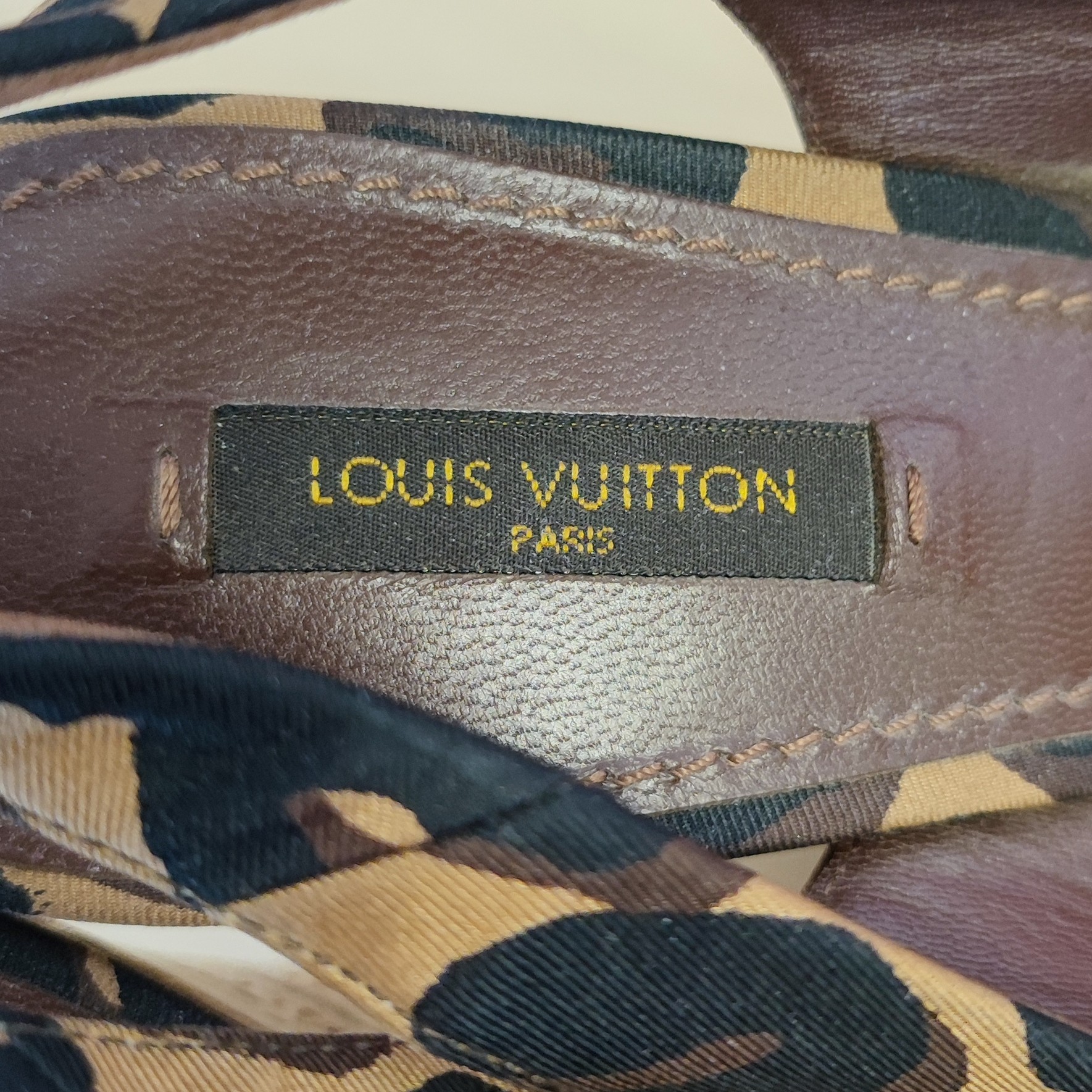 ❤ LOUIS VUITTON - Sandales compensées léopard - 40 - Femme Très bon état - Vue 8 - 