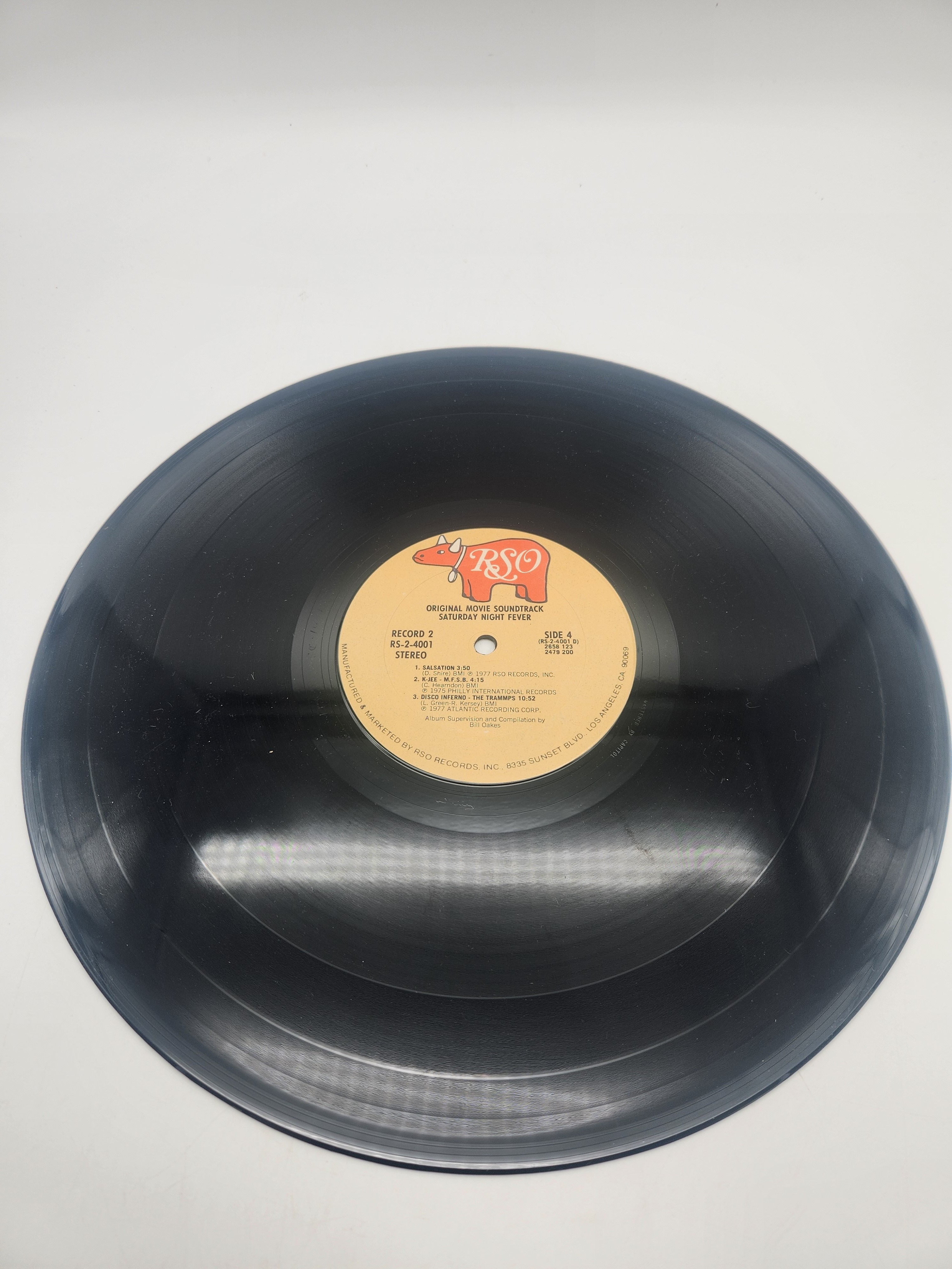 Voir photo 10 de Vinyle 33 tours — de la bande originale du film culte Saturday Night Fever Année 1977 Vinyle 33 tours — de la bande originale du film culte Saturday Night Fever Année 1977 Très bon état - Vue 10 -