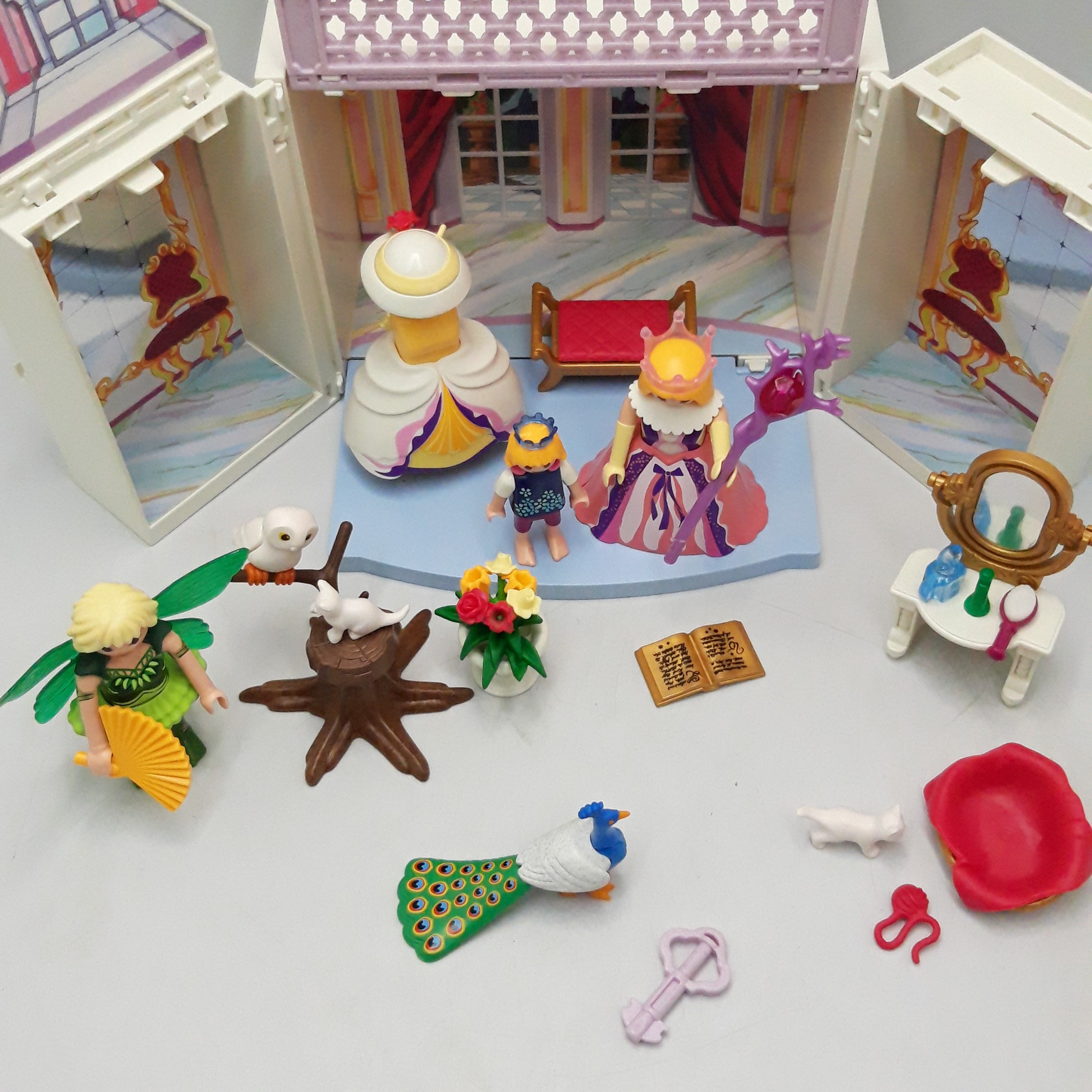 Playmobil 'Château princesse pliable' référence 5419, 21 pièces - Bon état - Photo 6