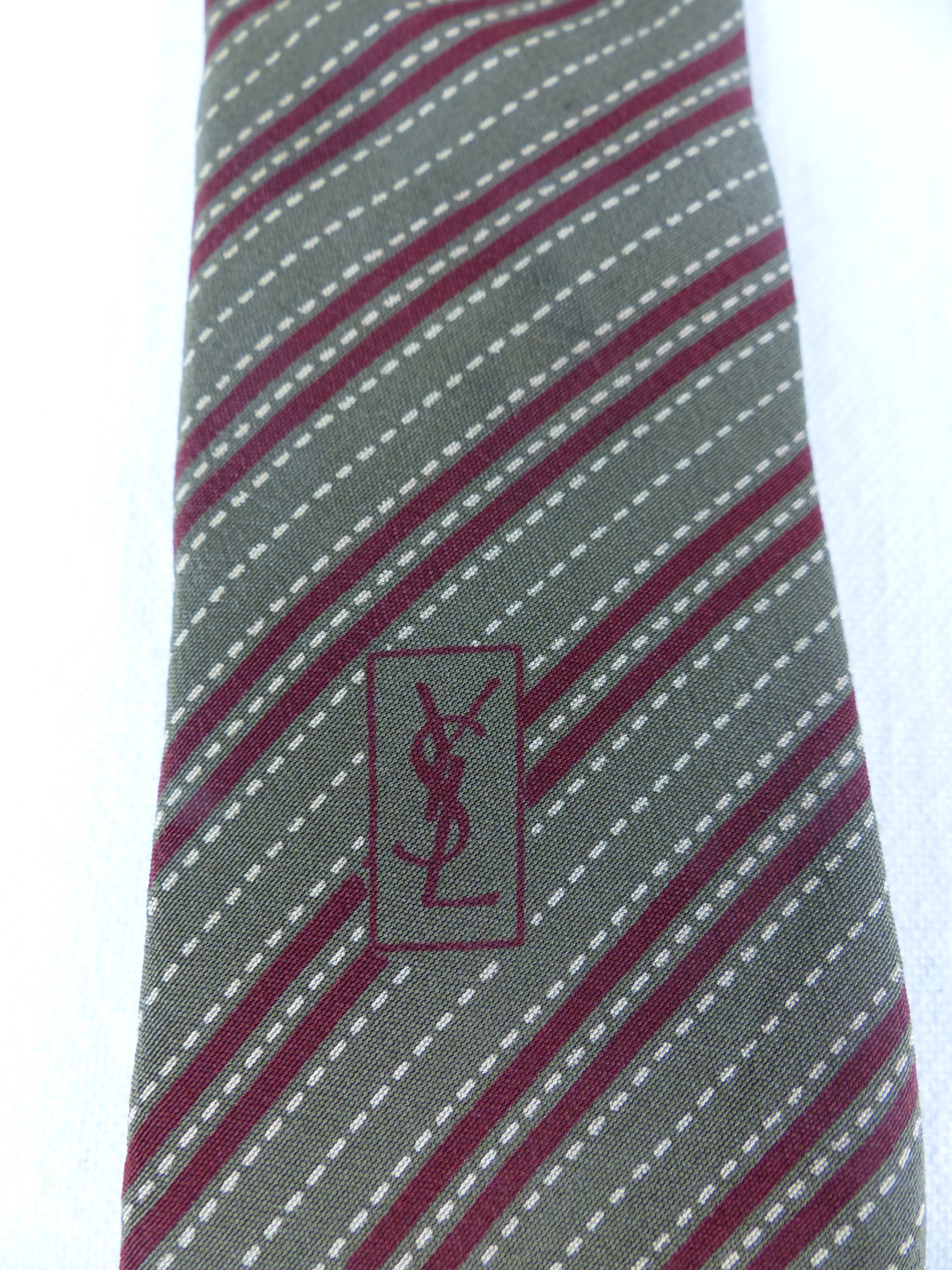 Cravate en soie Yves Saint Laurent - Photo 2