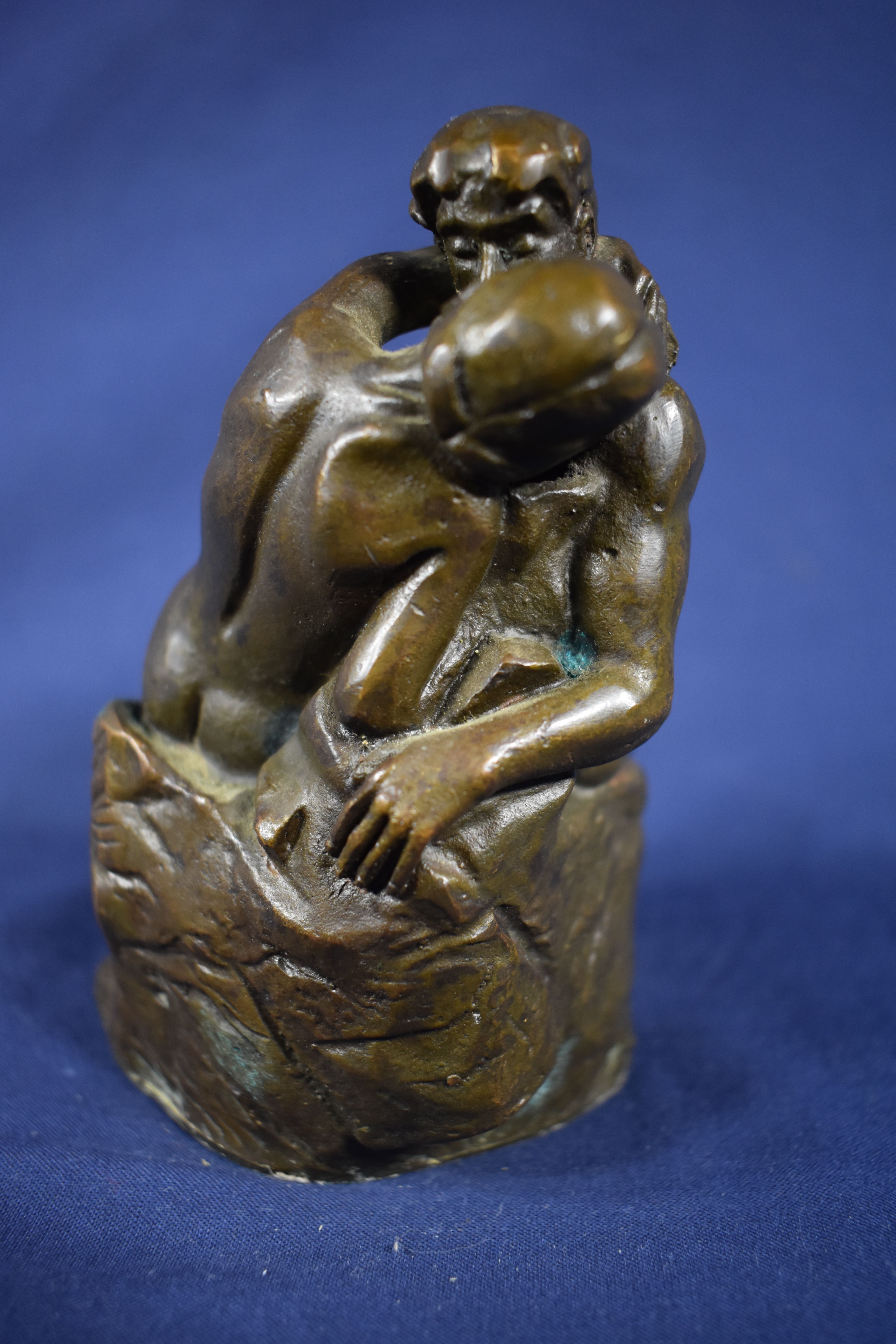 Sculpture en bronze "le baiser " de Rodin Très bon état - Vue 3 - 