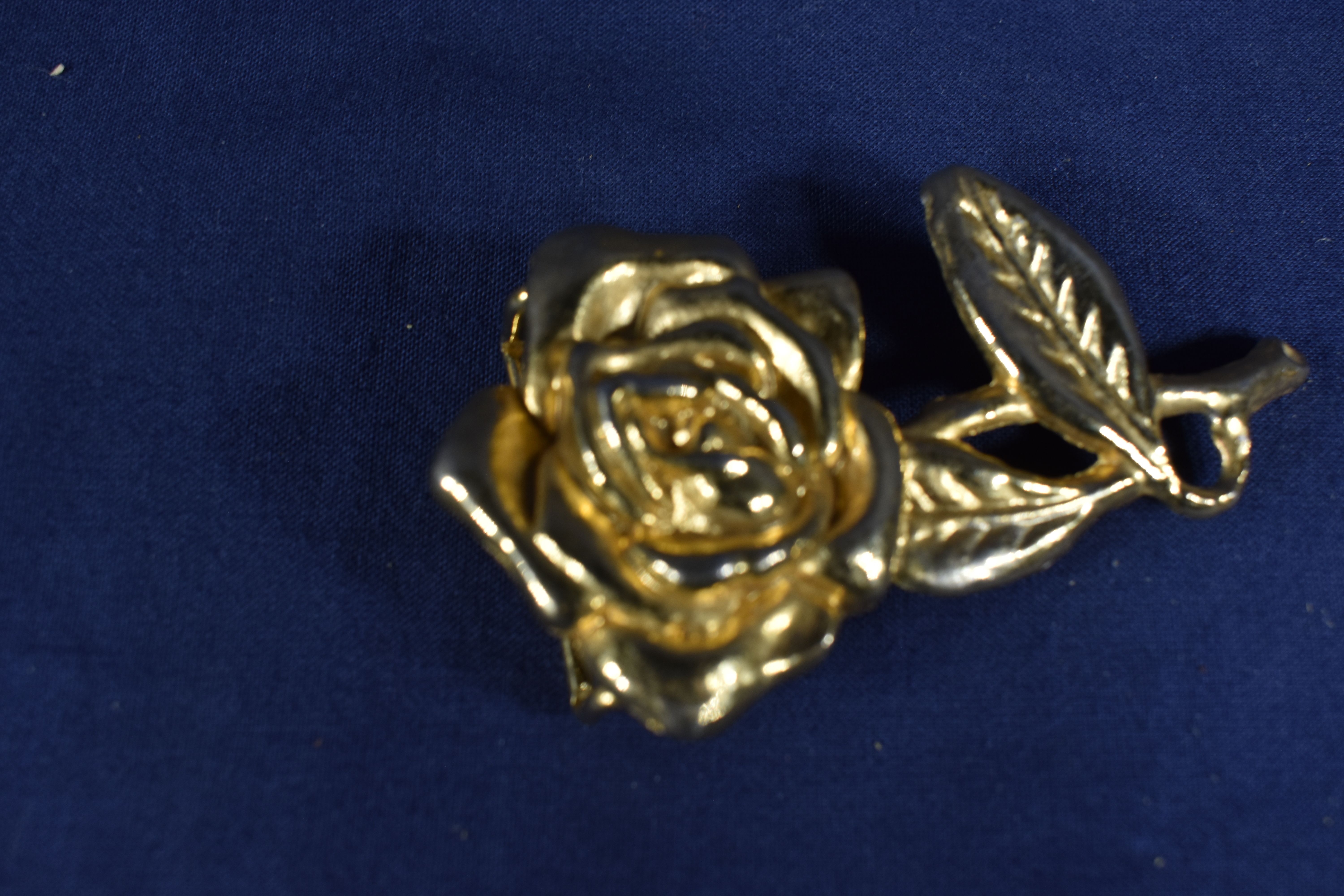 3 boucles plus 1 décoration de ceinture.  - Vue 5 - 