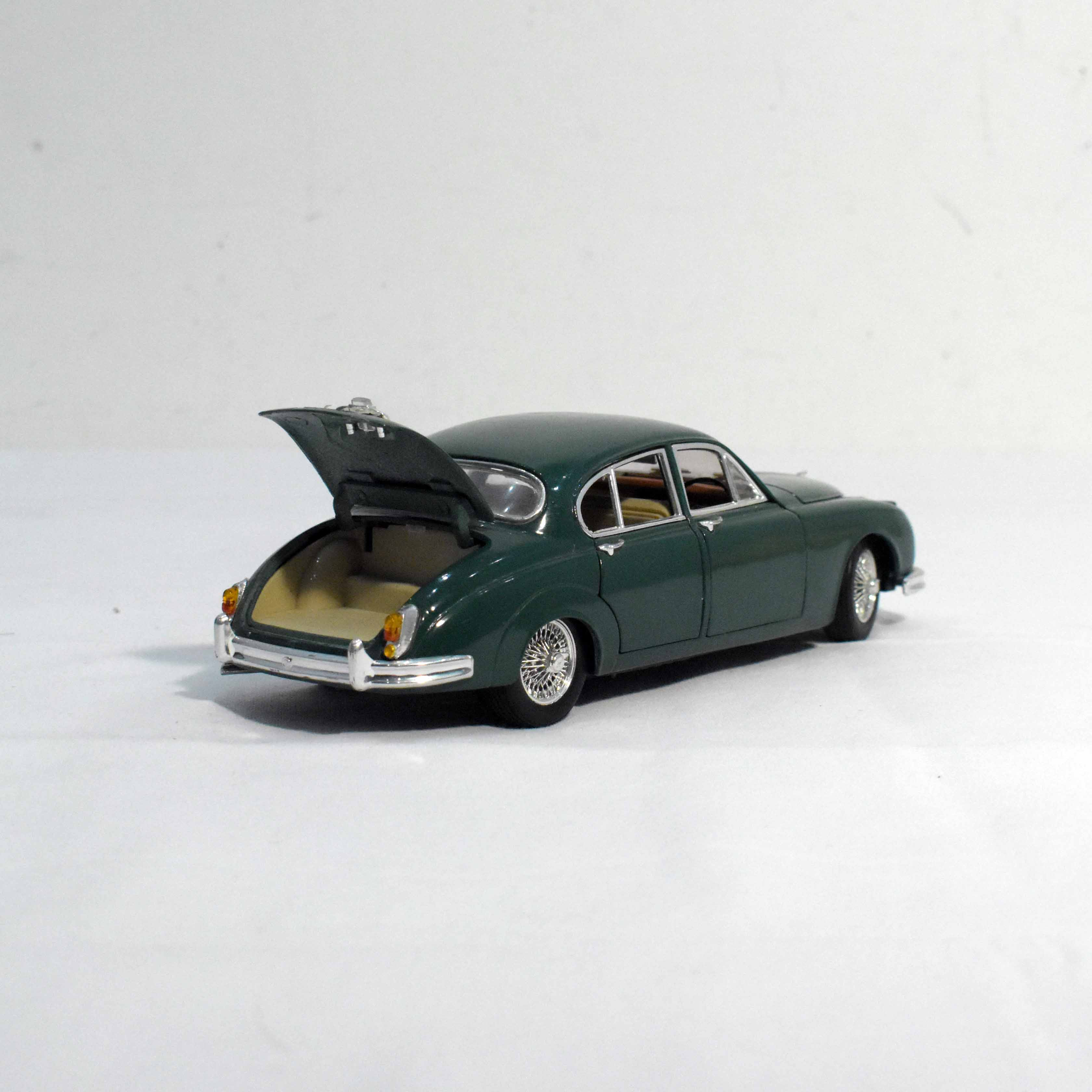 Modèles Réduits 1/18eme - Maisto® - Dodge Viper GT2 & Jaguar Mark II  - Vue 10 - 
