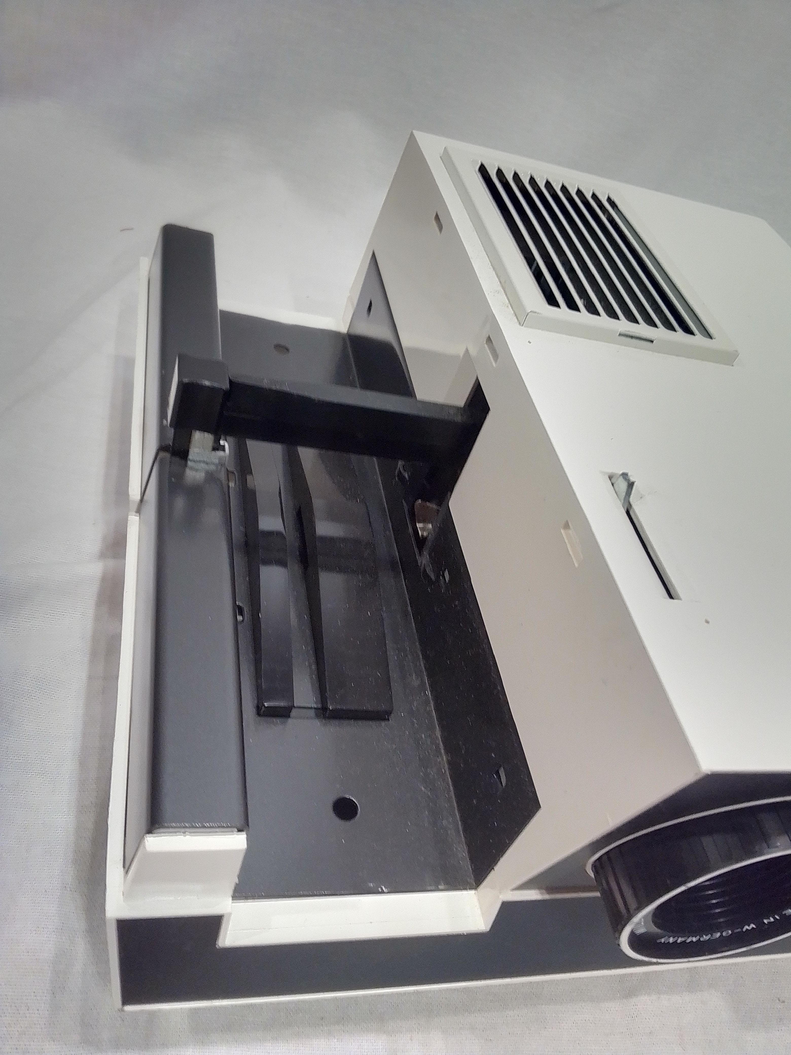 Projecteur Diapo Prestinox 524A - Photo 1