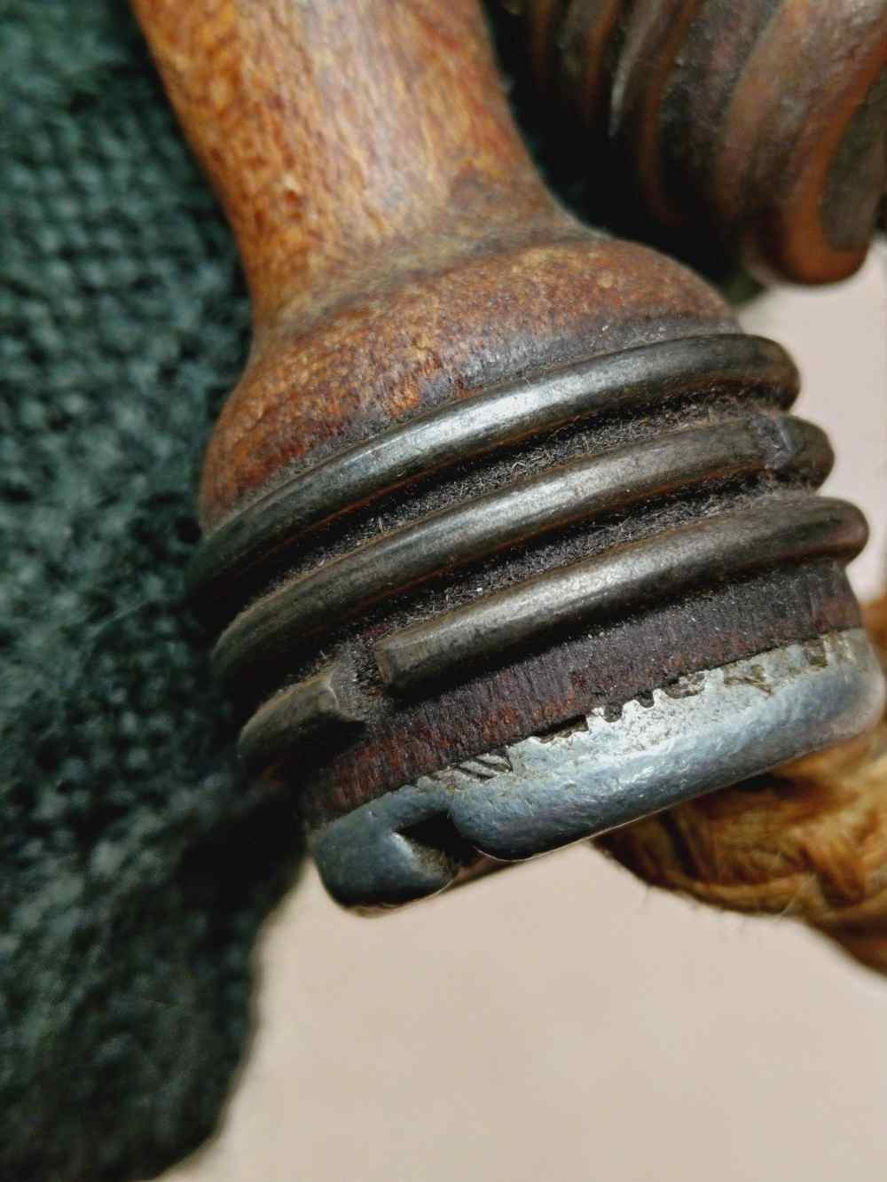 Ancienne corde à sauter des années 30, made in England. Bon état - Vue 6 - 