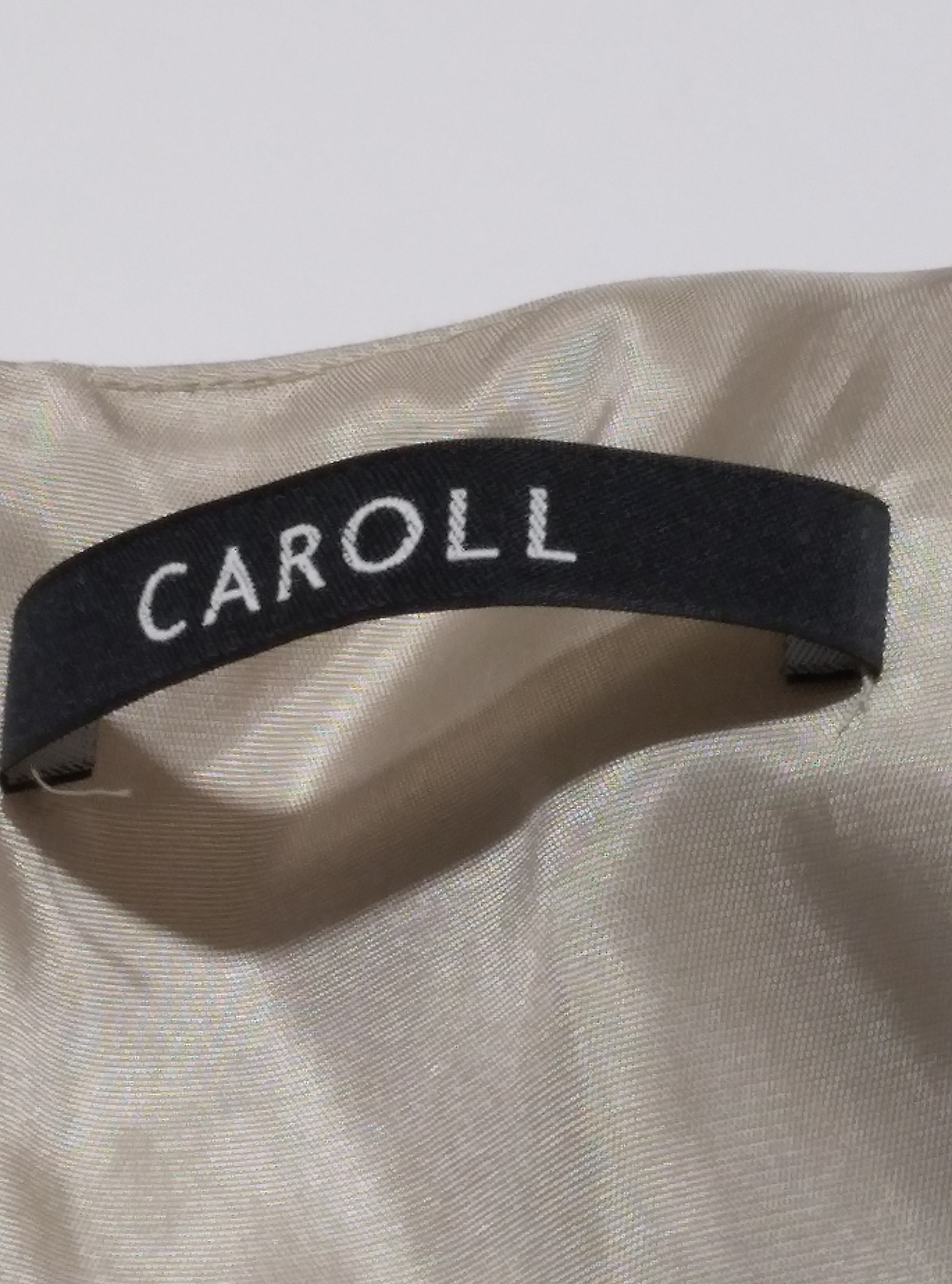 Voir photo 8 de Robe unie avec ceinture beige et bande noir intégré, Caroll - 36 Robe unie avec ceinture beige et bande noir intégré, Caroll - 36 Bon état - Vue 8 -