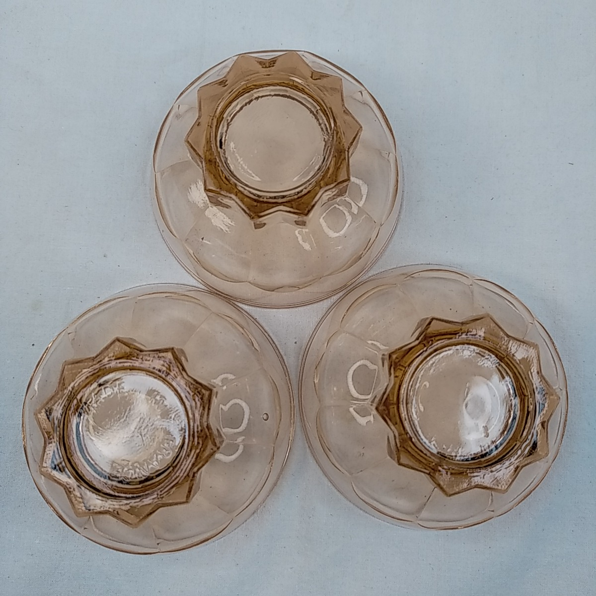 Service en verre rosaline 11 pièces Bon état - Vue 17 - 