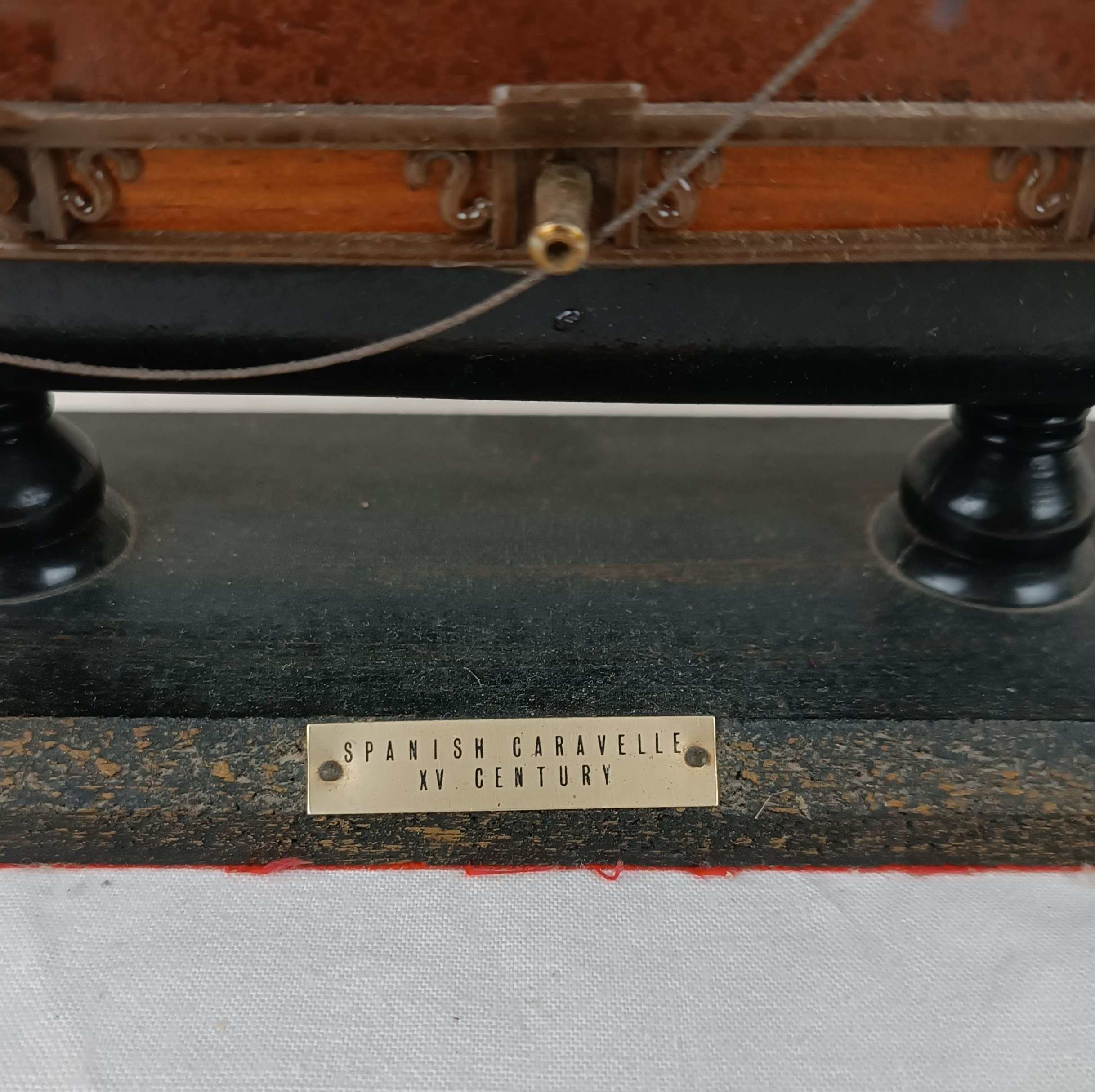 Maquette de bateau en bois, Caravelle espagnole du 15ème siècle, fabriquée en Espagne État correct - Vue 9 - 