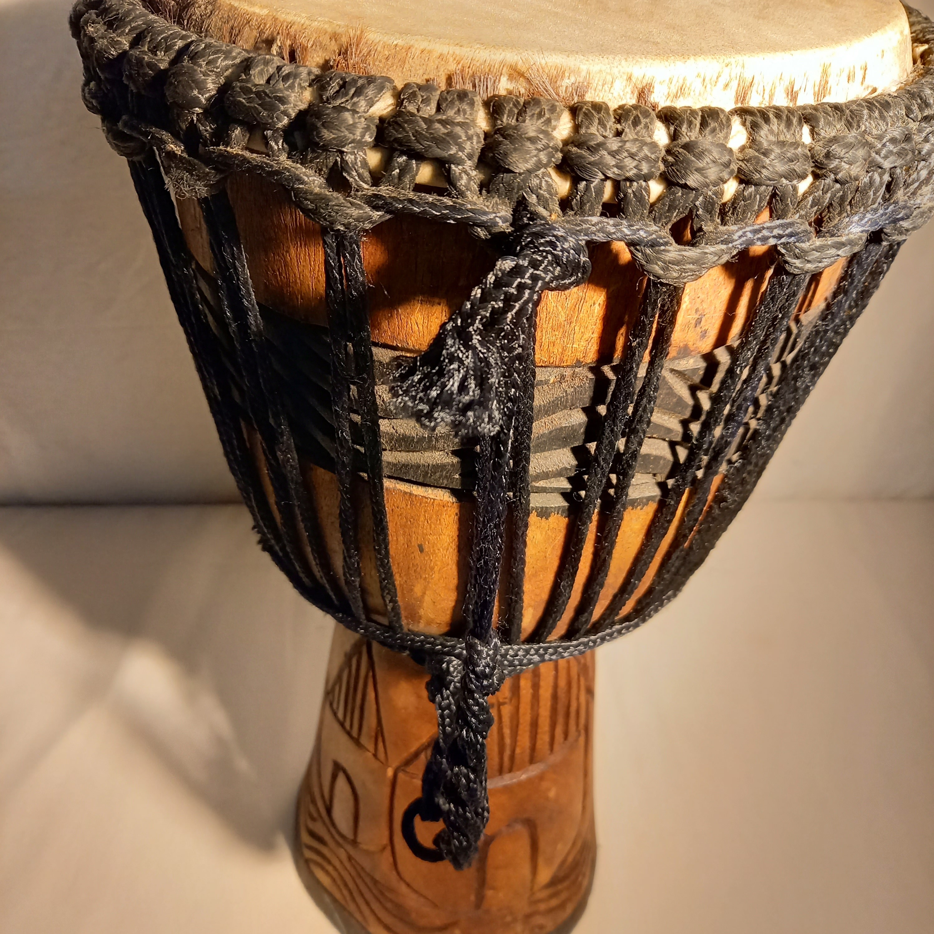 Tam tam africain en bois & tissu - Photo 3