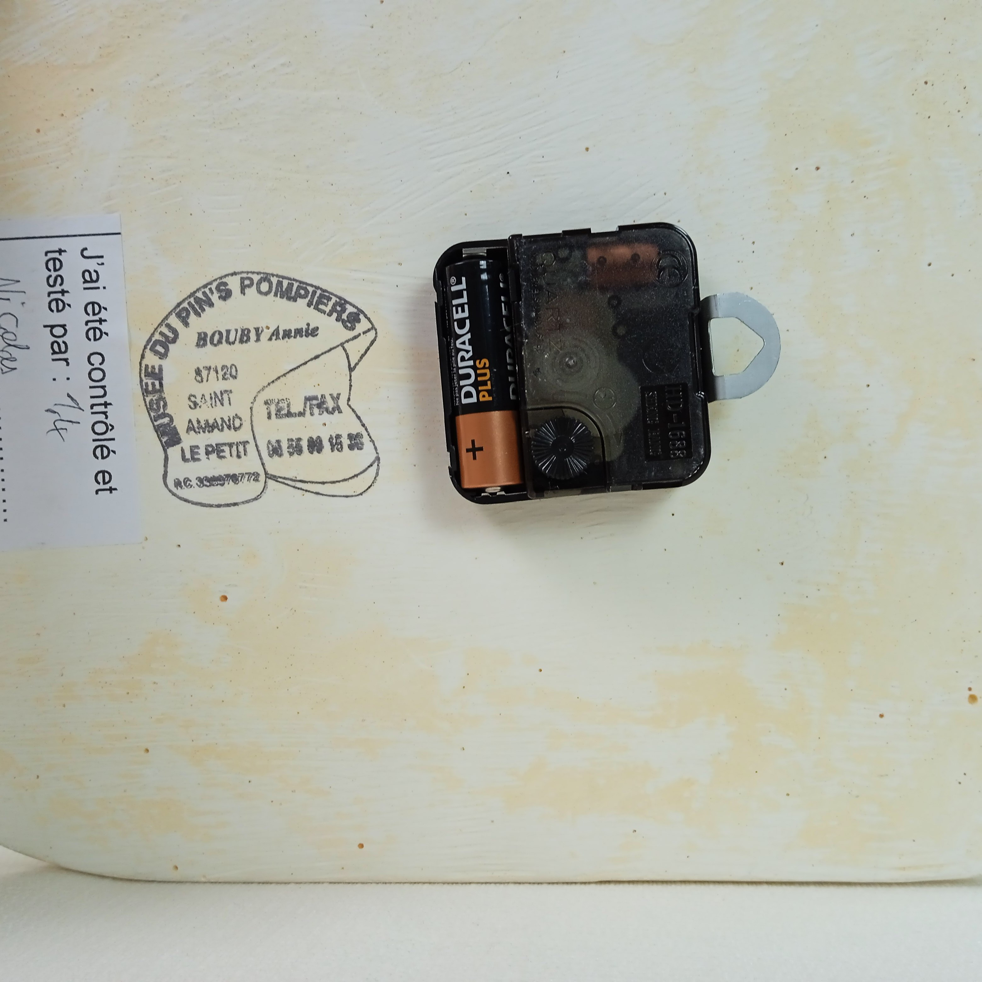 Horloge plâtre" hommage aux pompiers". - Bon état - Photo 6