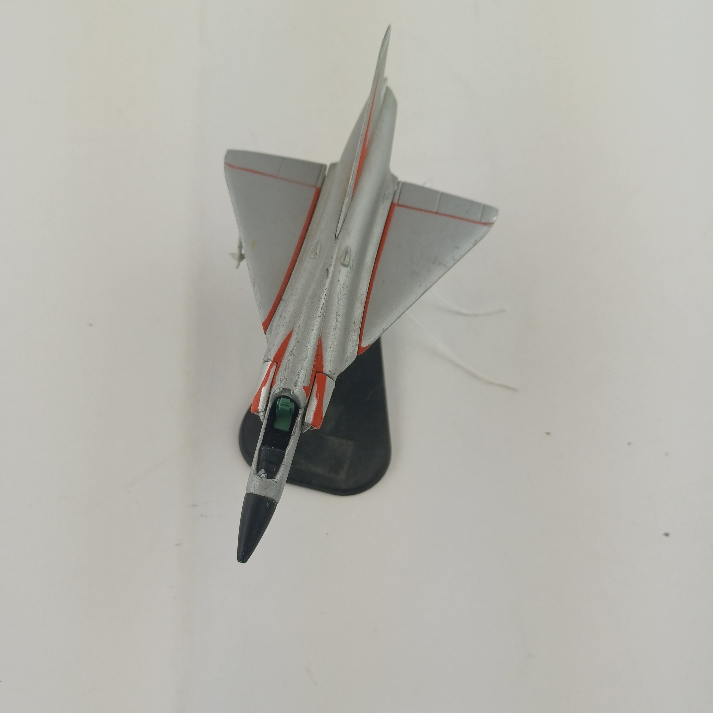 Voir photo 2 de Avion militaire miniature Avion militaire miniature Bon état - Vue 2 -