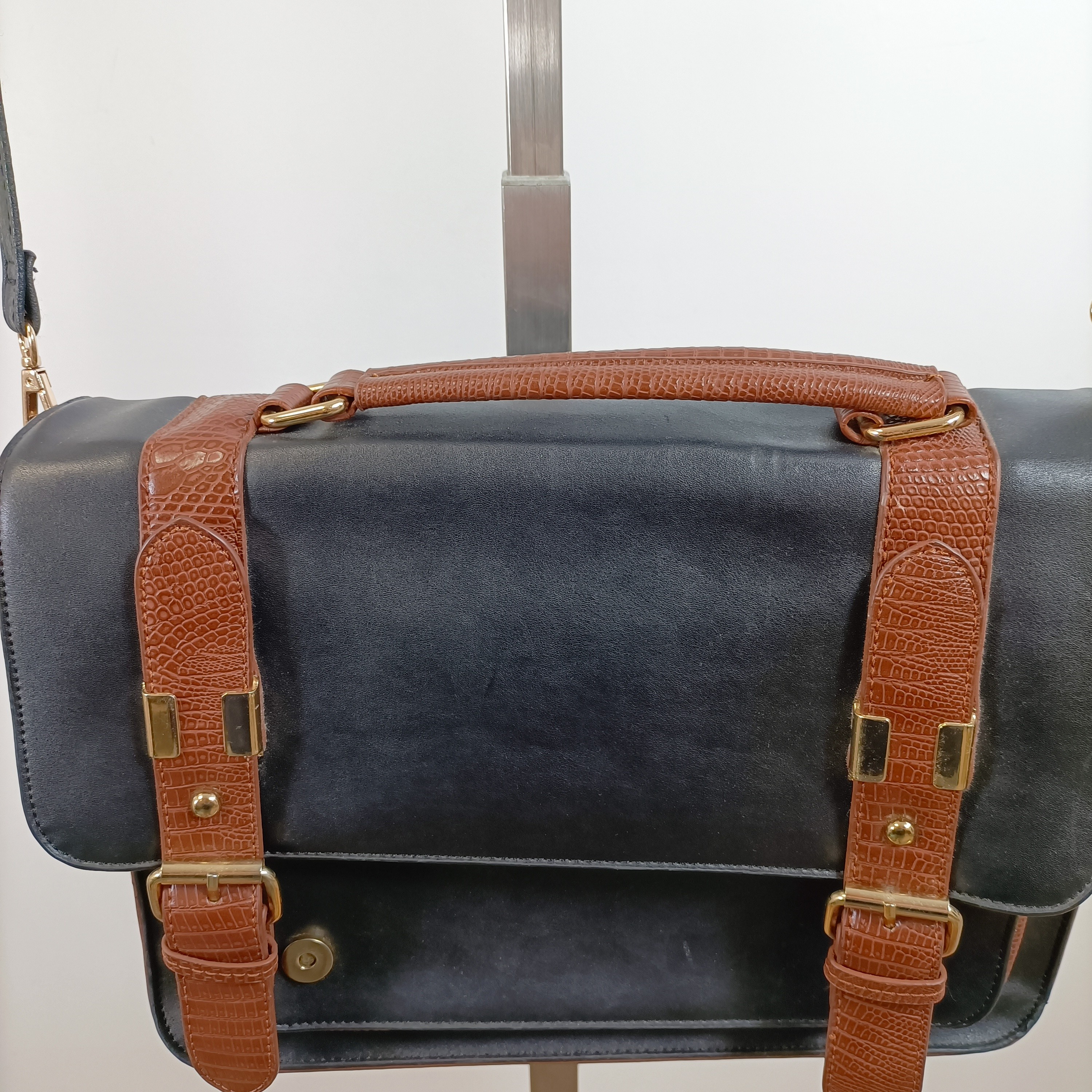 Sacoche cartable vintage simili cuir noir et marron croco, intérieur bordeaux Comme neuf - Vue 6 - 