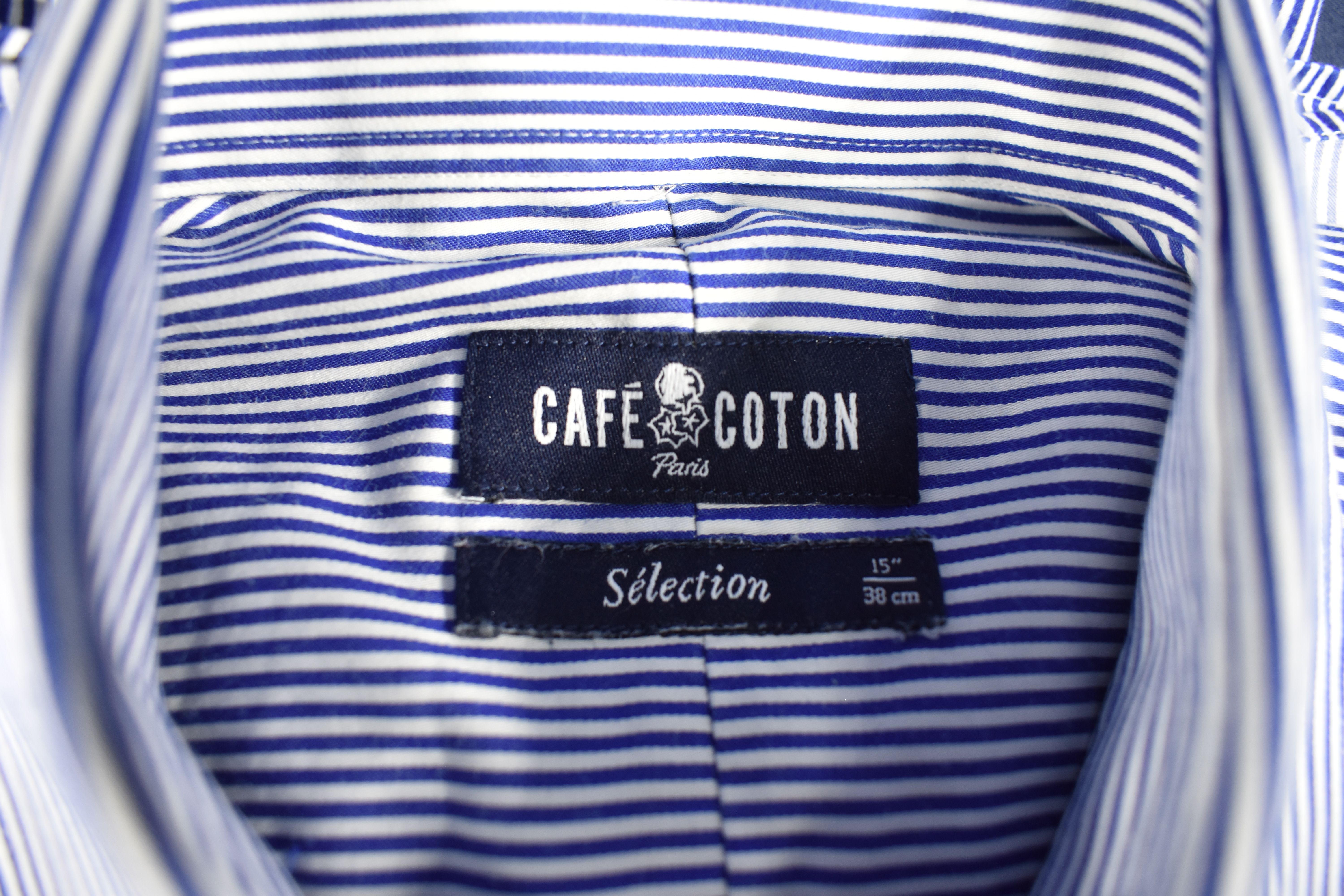 Voir photo 6 de Chemise homme à rayures bleu-marine et blanc, coupe cintrée de marque " Café Coton ", taille 38. Chemise homme à rayures bleu-marine et blanc, coupe cintrée de marque " Café Coton ", taille 38. - Vue 6 -