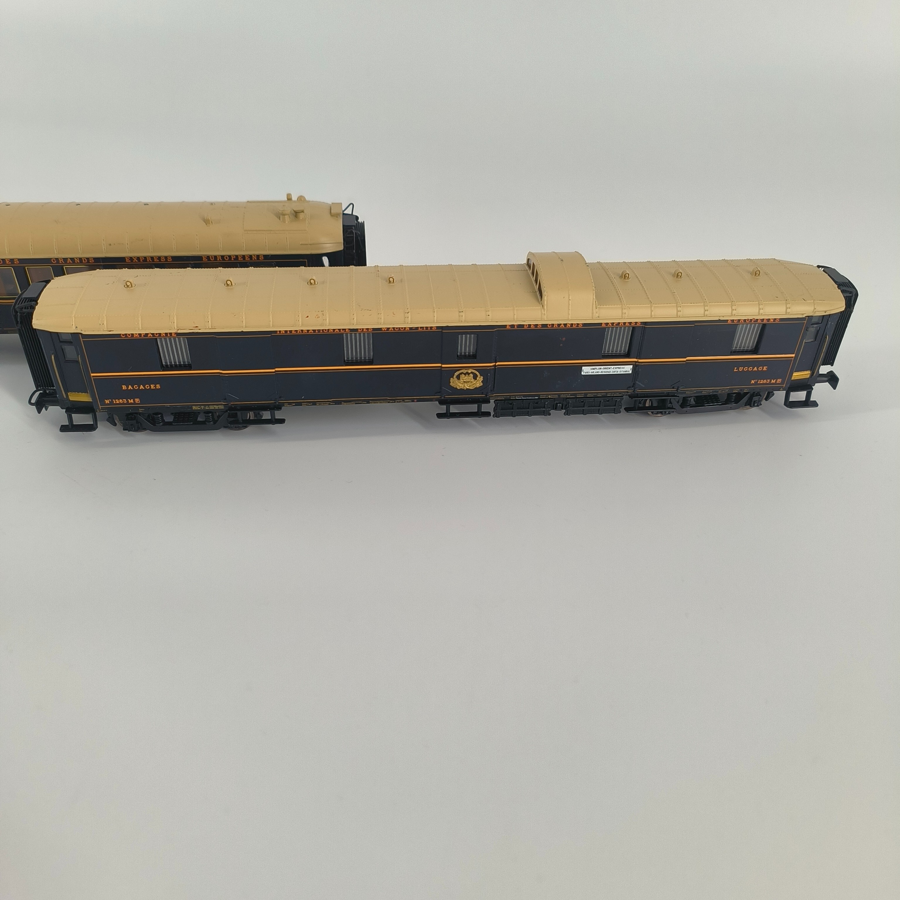 Lot de trois wagons voyageurs-ferroviaire-Orient express-Rivorossi cilw-HO Très bon état - Vue 9 - 