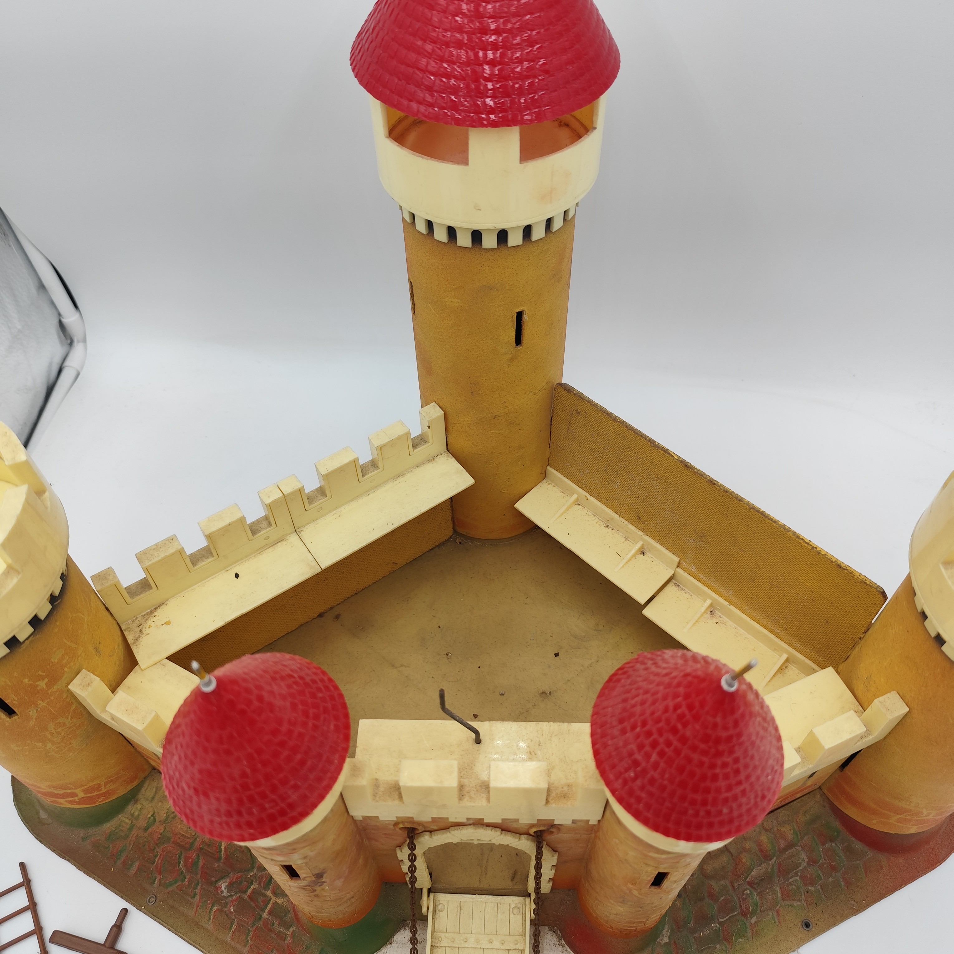 Château fort + personnages & accessoires - Starlux État correct - Vue 2 - 