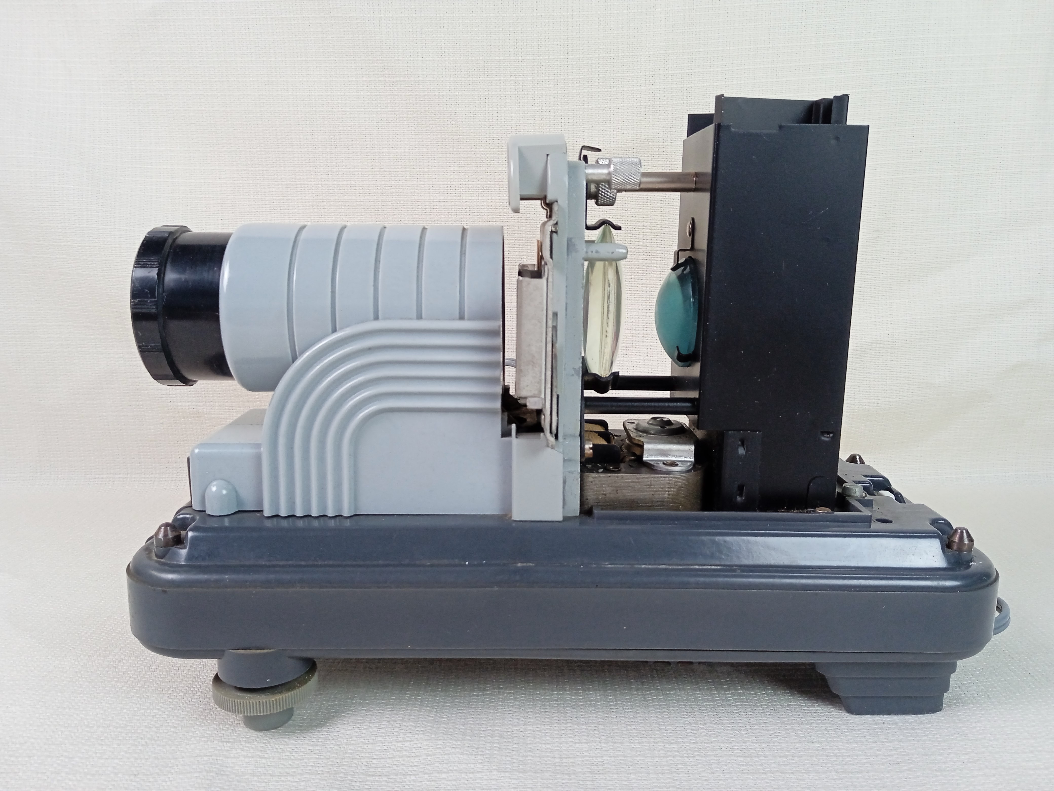 Projecteur photo MALIK vintage datant des années 60 en bon état de fonctionnement - Photo 1