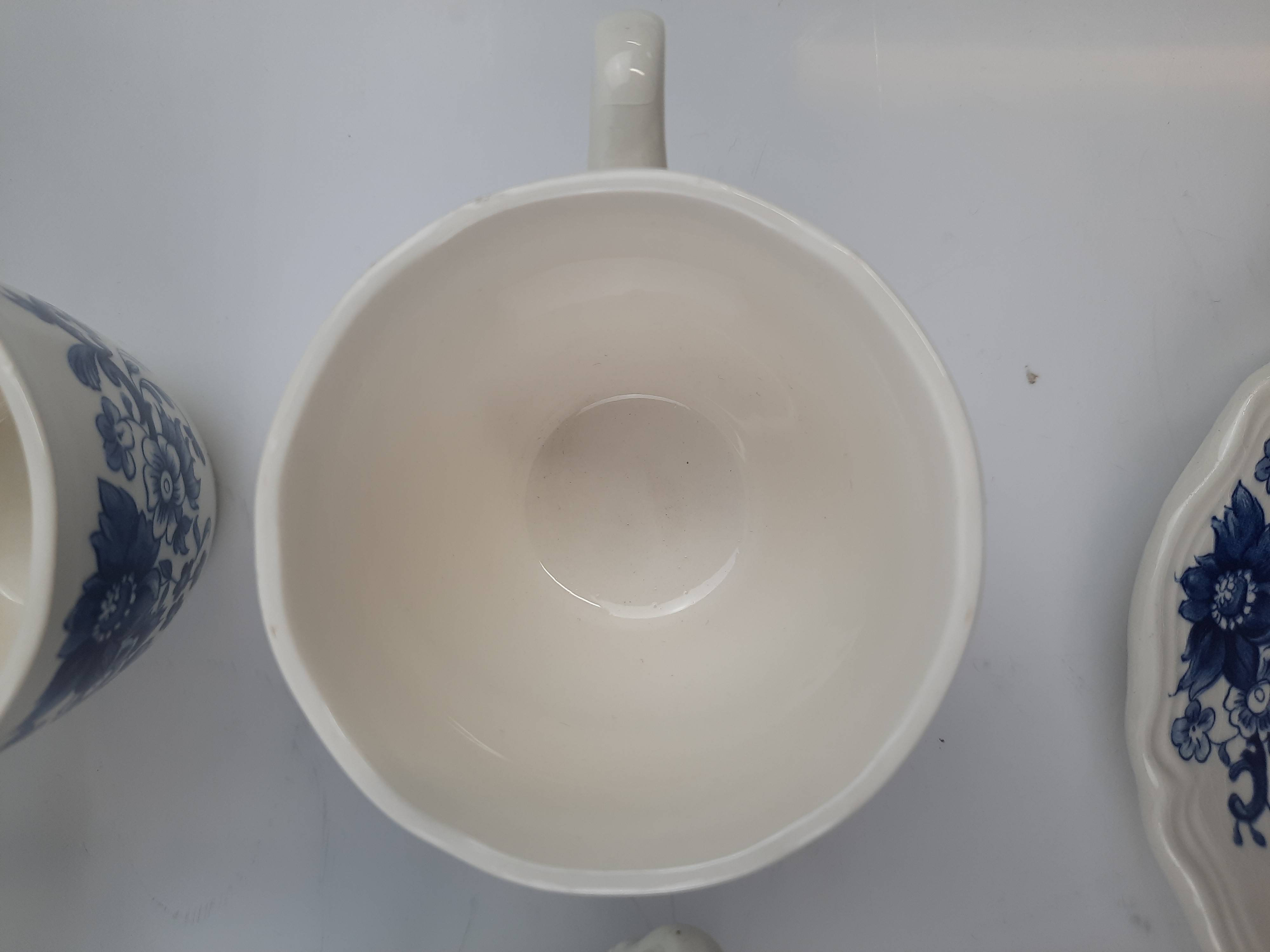Voir photo 8 de Ensemble de 5 tasses et 6 sous tasses, Sarreguemines Ensemble de 5 tasses et 6 sous tasses, Sarreguemines Très bon état - Vue 8 -