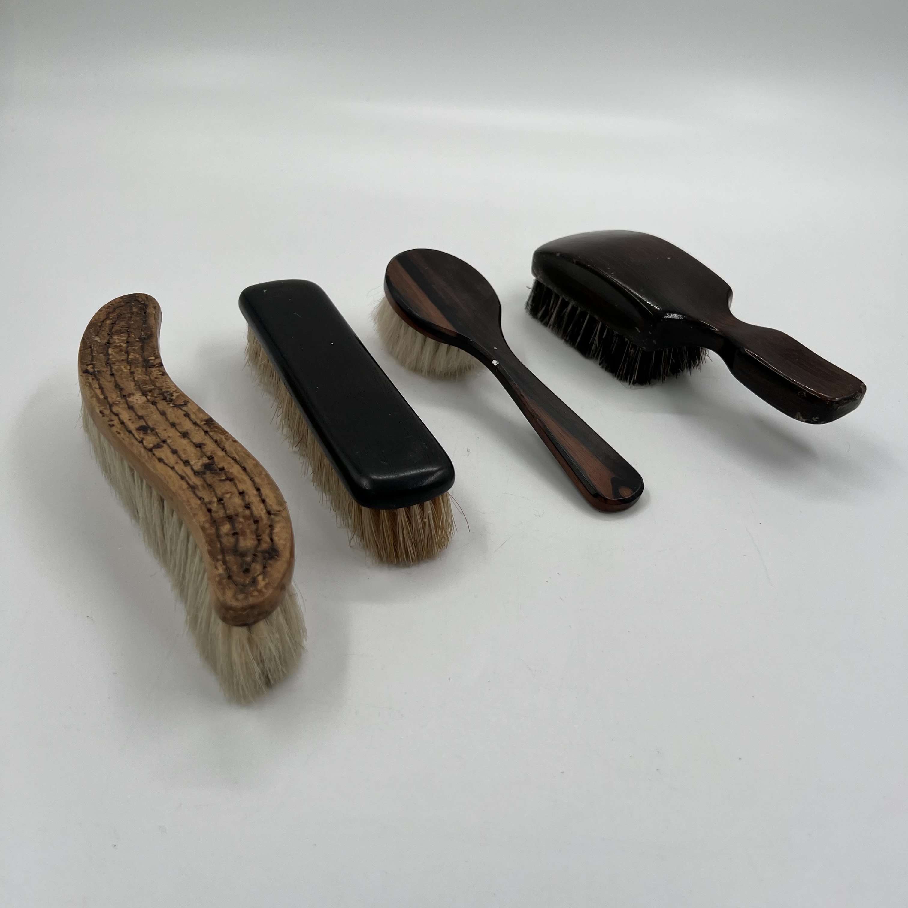 Lot de 4 brosses vintages. Bon état - Vue 3 - 