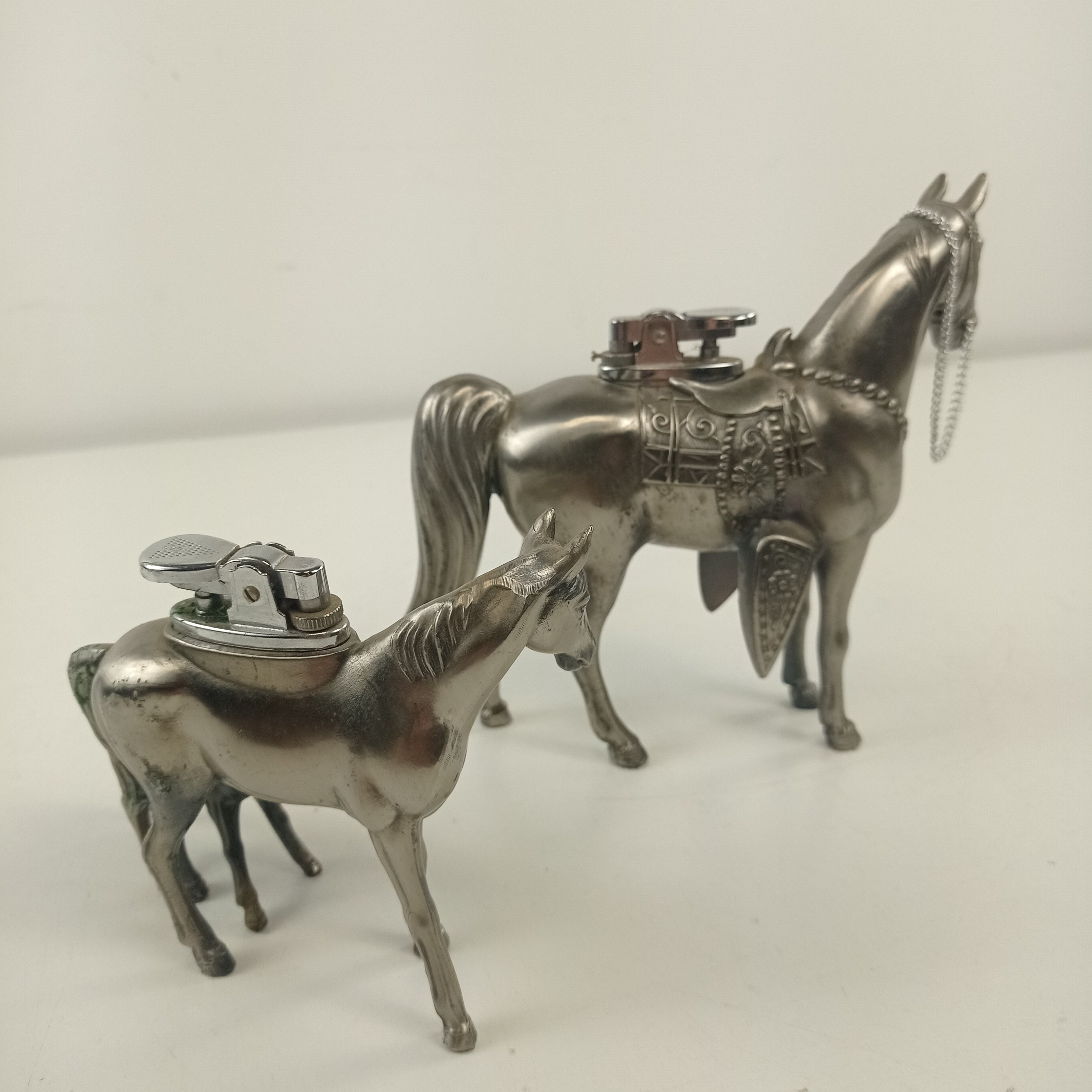 Statuettes chevalines à usage de briquet. Métal Très bon état - Vue 2 - 
