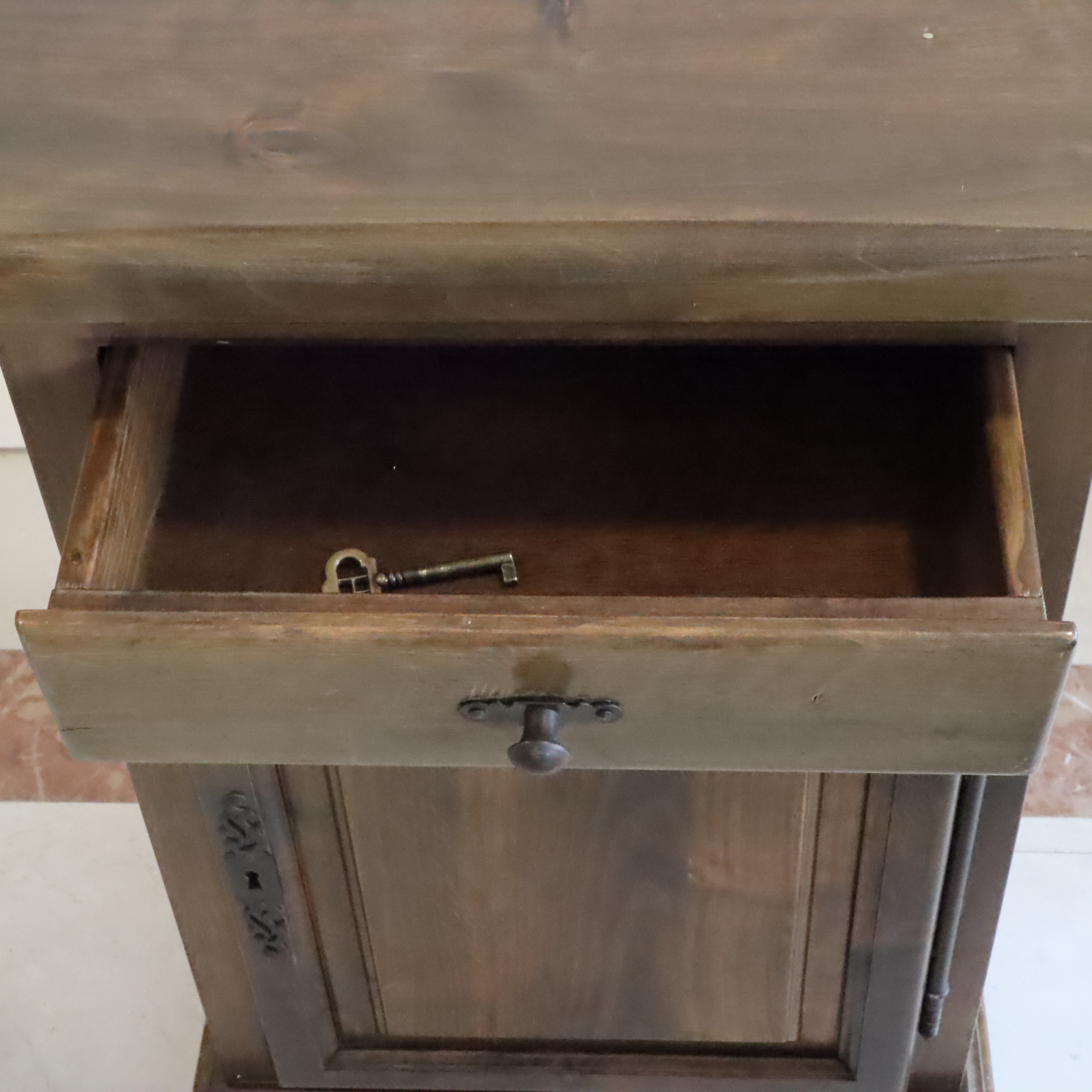 Table de chevet en bois - Photo 7