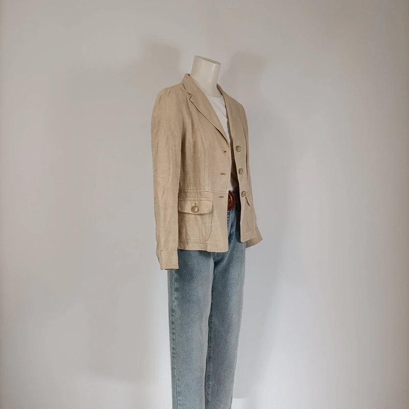 Blazer beige en lin Weekend Max Mara coupe cintrée élégante boutons nacrés taille 40 Très bon état - Vue 8 - 