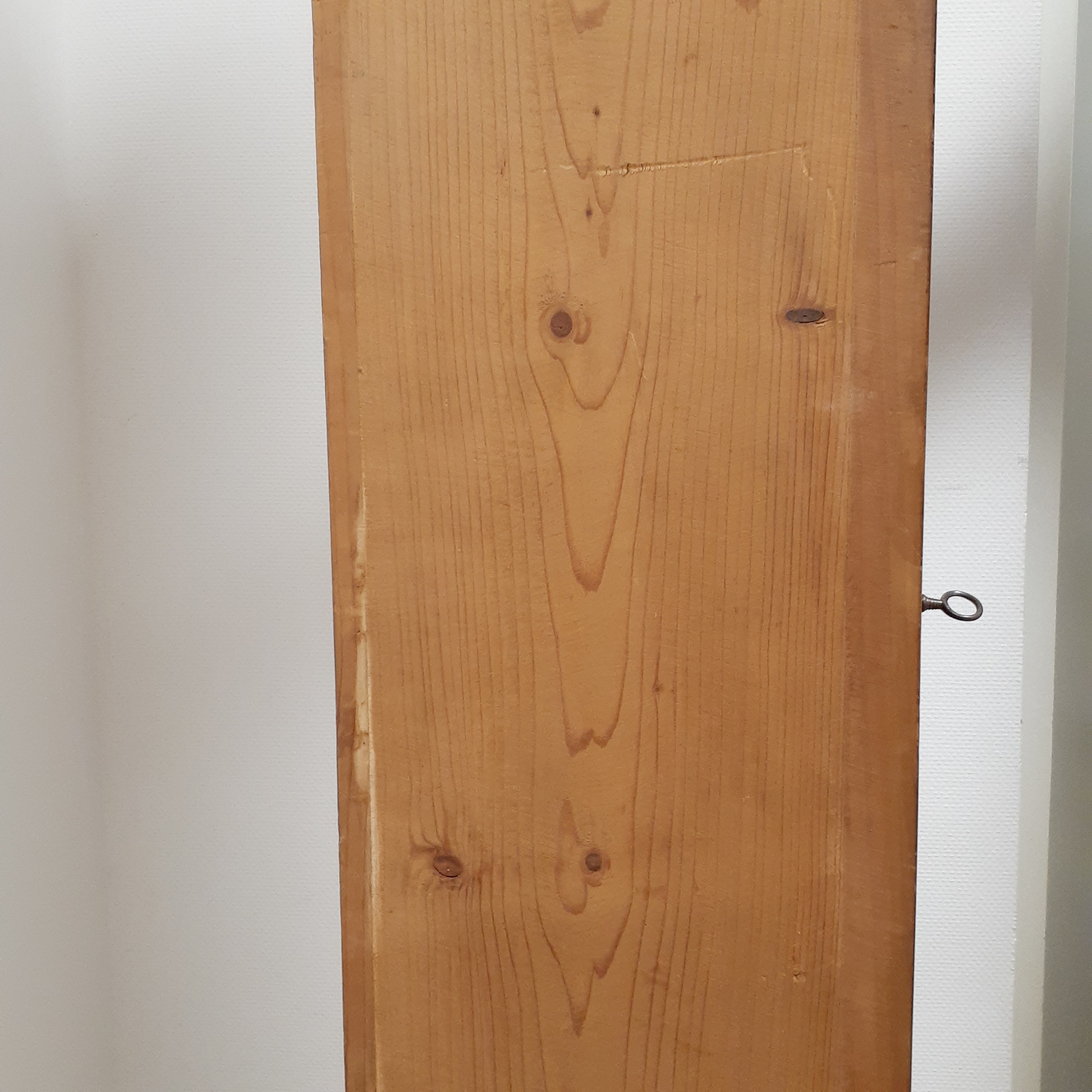 Vitrine d'angle en bois et verre biseauté avec clé - Photo 13