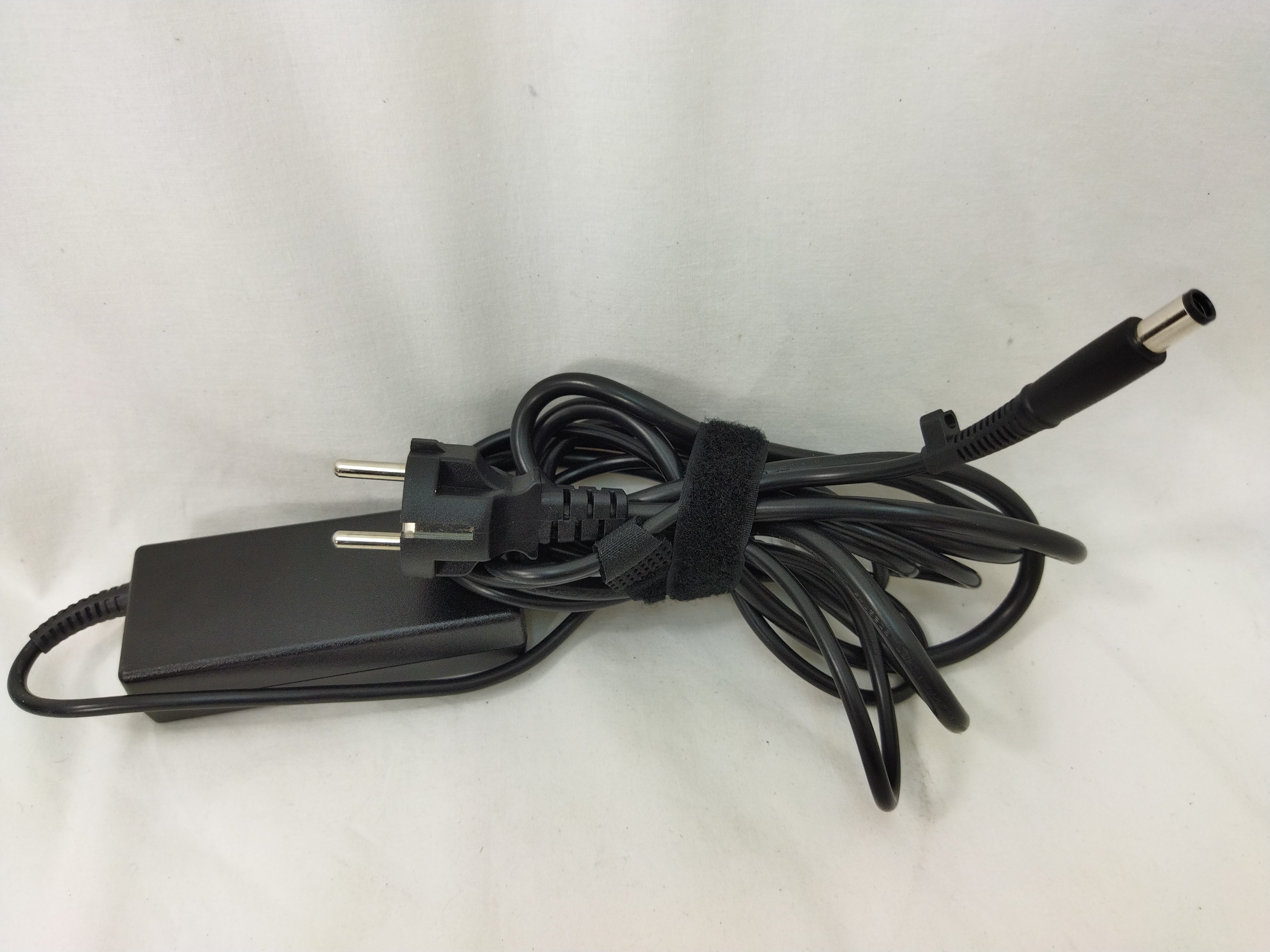 Voir photo 2 de Chargeur pour PC Portable de la marque HP-65w Chargeur pour PC Portable de la marque HP-65w Très bon état - Vue 2 -