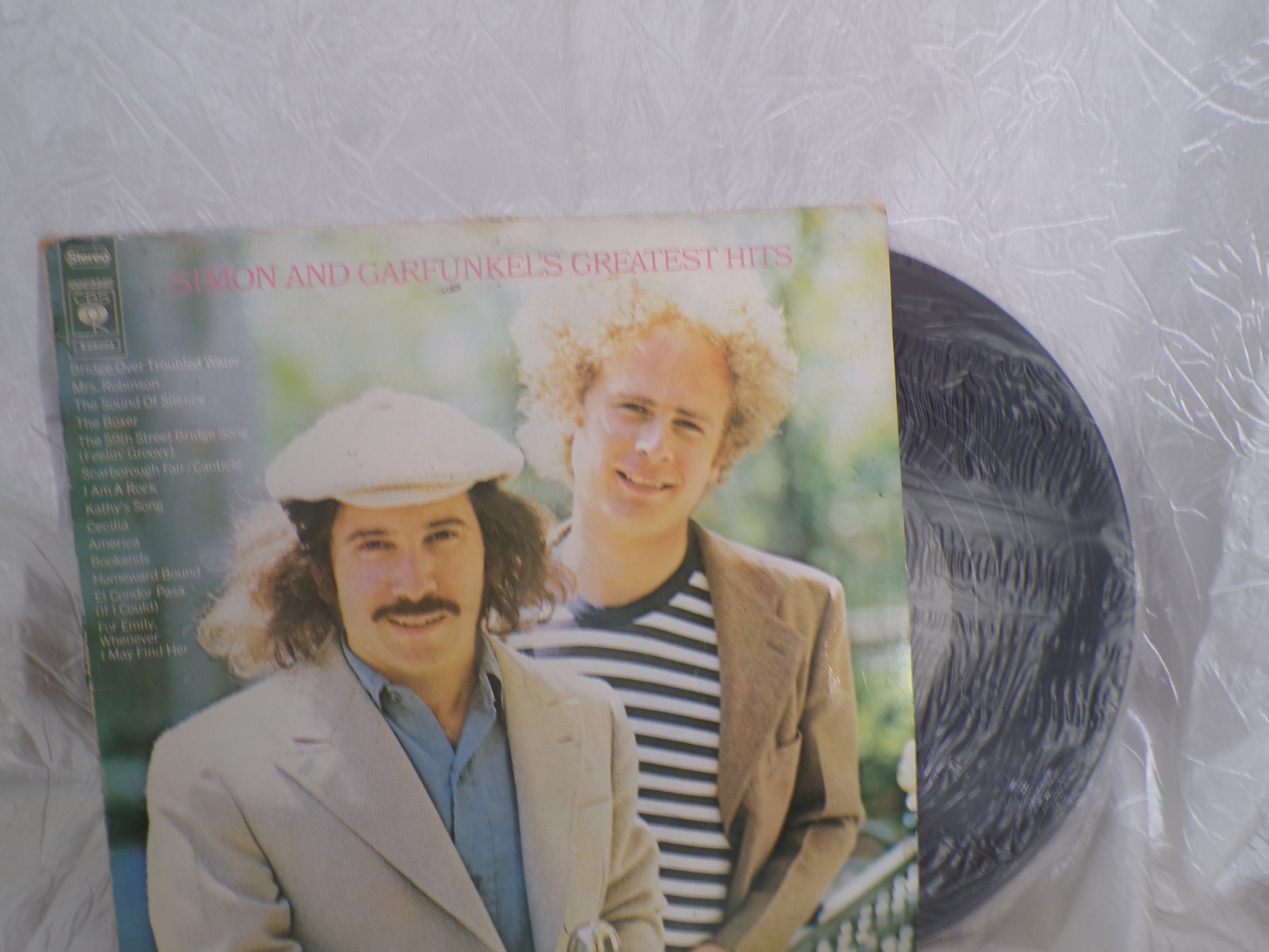 Voir photo 2 de Vinyle Simon & Garfunkel "Simon and Garfunkel's Greatest Hits" Vinyle Simon & Garfunkel "Simon and Garfunkel's Greatest Hits" Très bon état - Vue 2 -