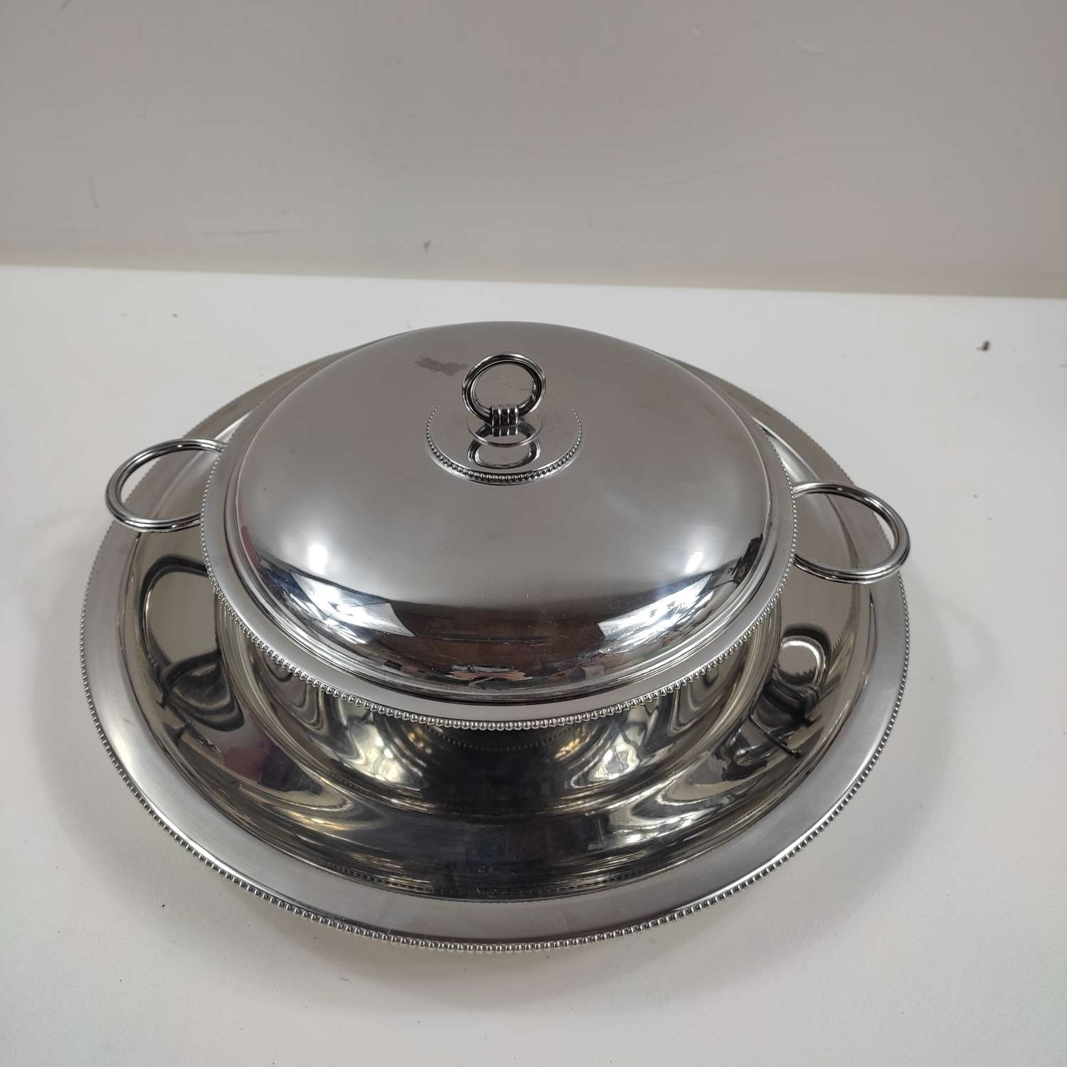 Acheter soupière magnifique inox - 16,10 € soupière magnifique inox - reconditionné disponible sur Label Emmaüs