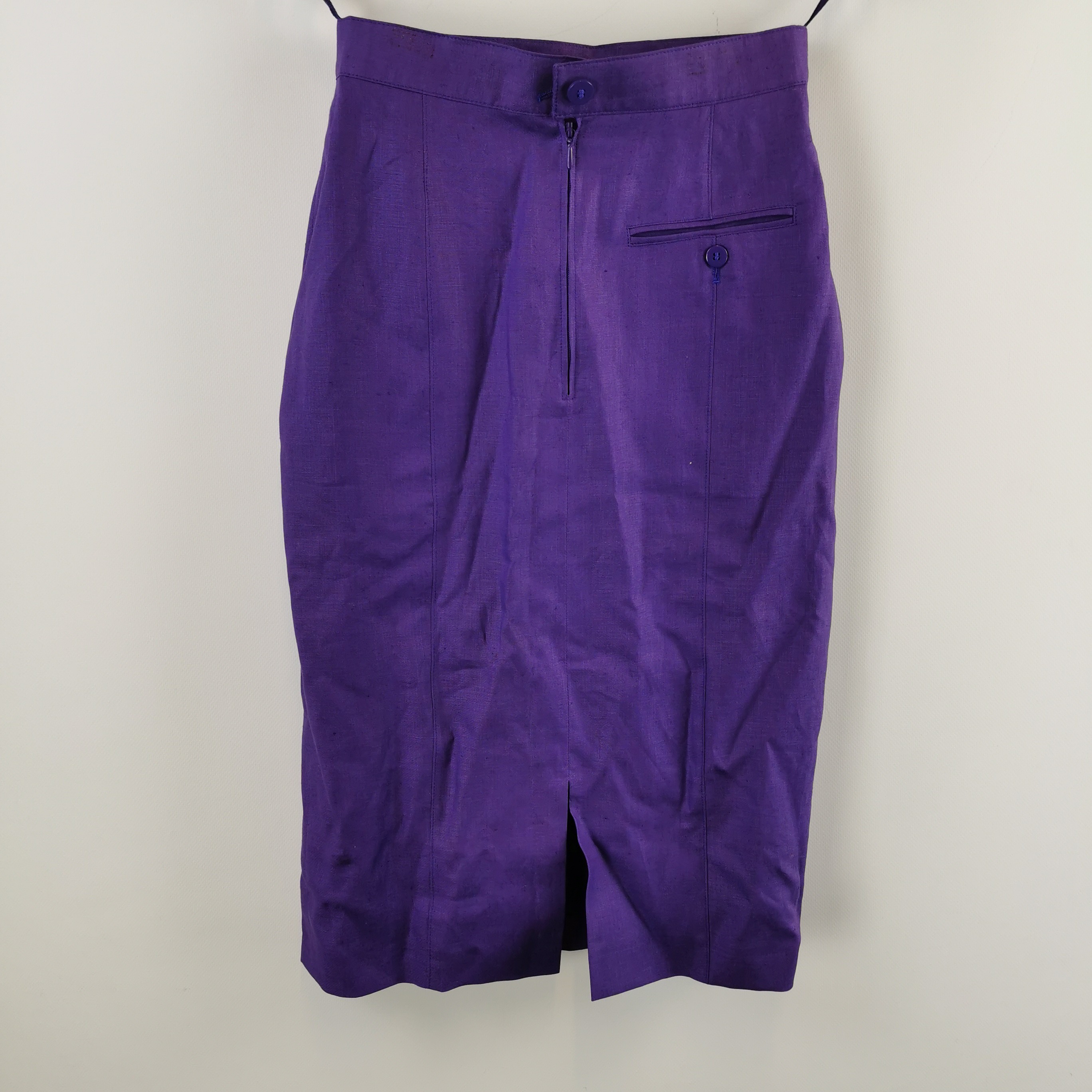Voir photo 2 de Jupe droite – Louis Féraud Paris – Taille 38 (FR) – Violet Jupe droite – Louis Féraud Paris – Taille 38 (FR) – Violet Très bon état - Vue 2 -