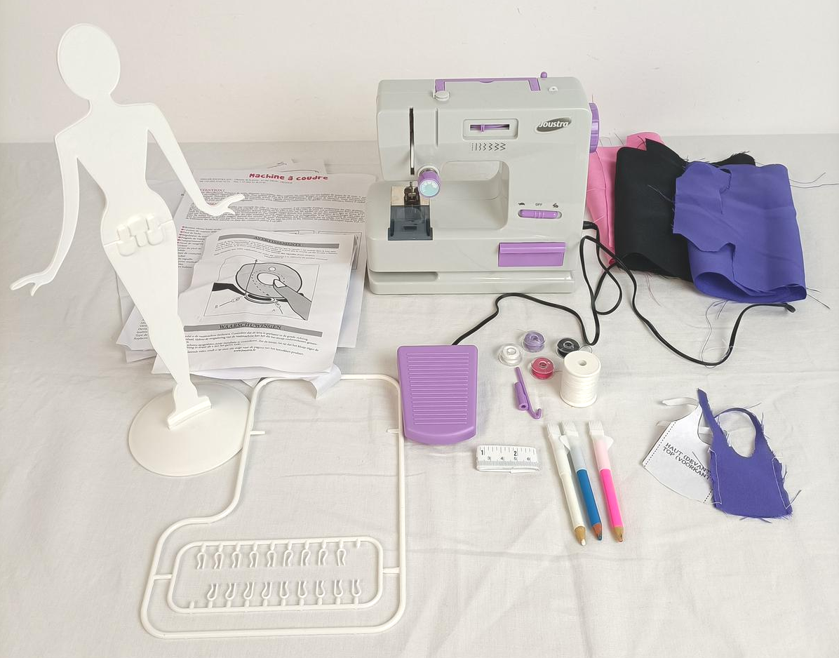 Jouet machine à coudre "Atelier Stylisme" Joustra  Bon état - Vue 2 - 