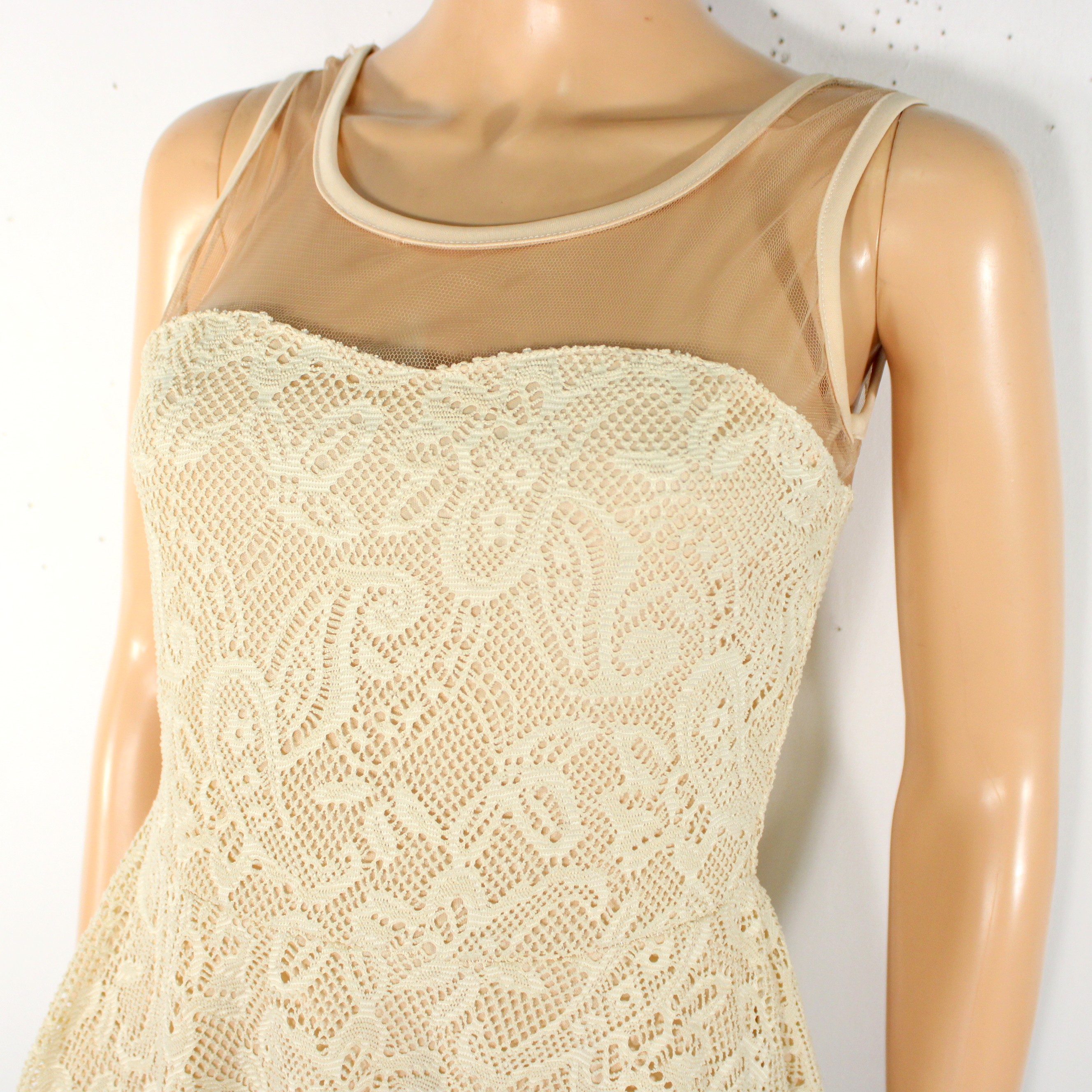 Robe Nude Beige Clair Dentelle Taille Estimée S - Photo 2