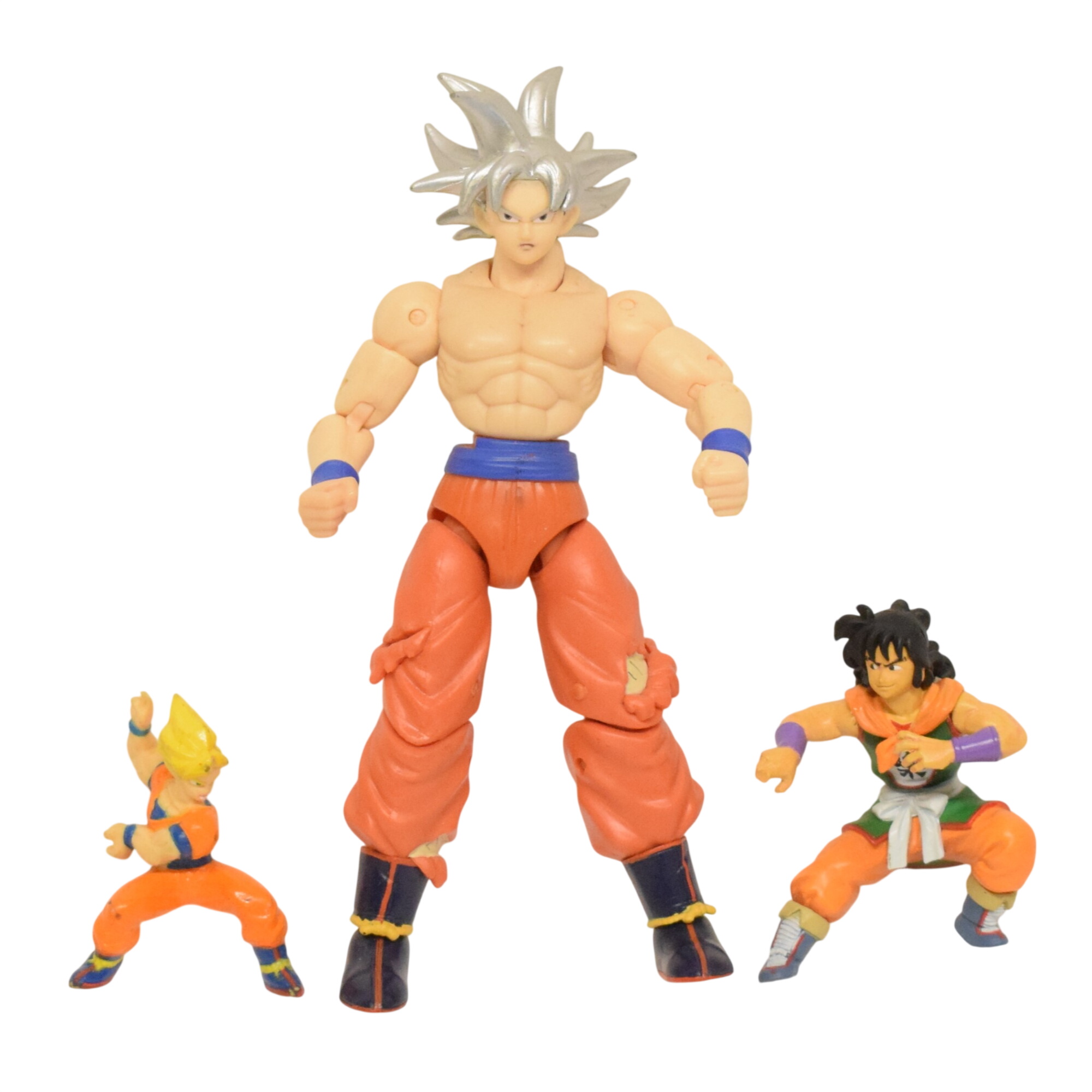 Acheter Lot de trois figurines issues de l'univers Dragon Ball Z BS/ S. /TA Bon état - 11,00 € Lot de trois figurines issues de l'univers Dragon Ball Z BS/ S. /TA Bon état - reconditionné disponible sur Label Emmaüs