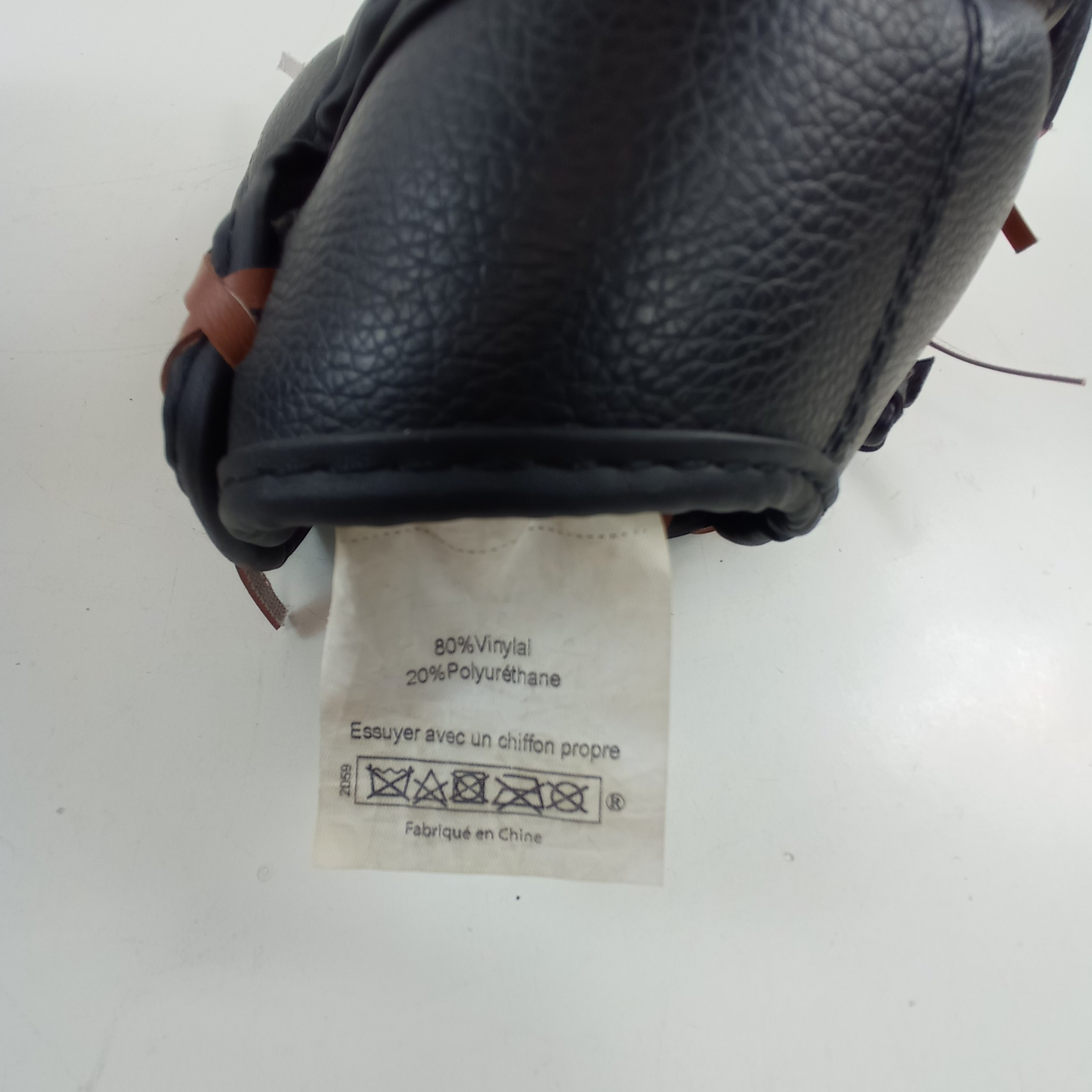 Gants de base ball (2) taille 9,5 pouces Bon état - Vue 8 - 