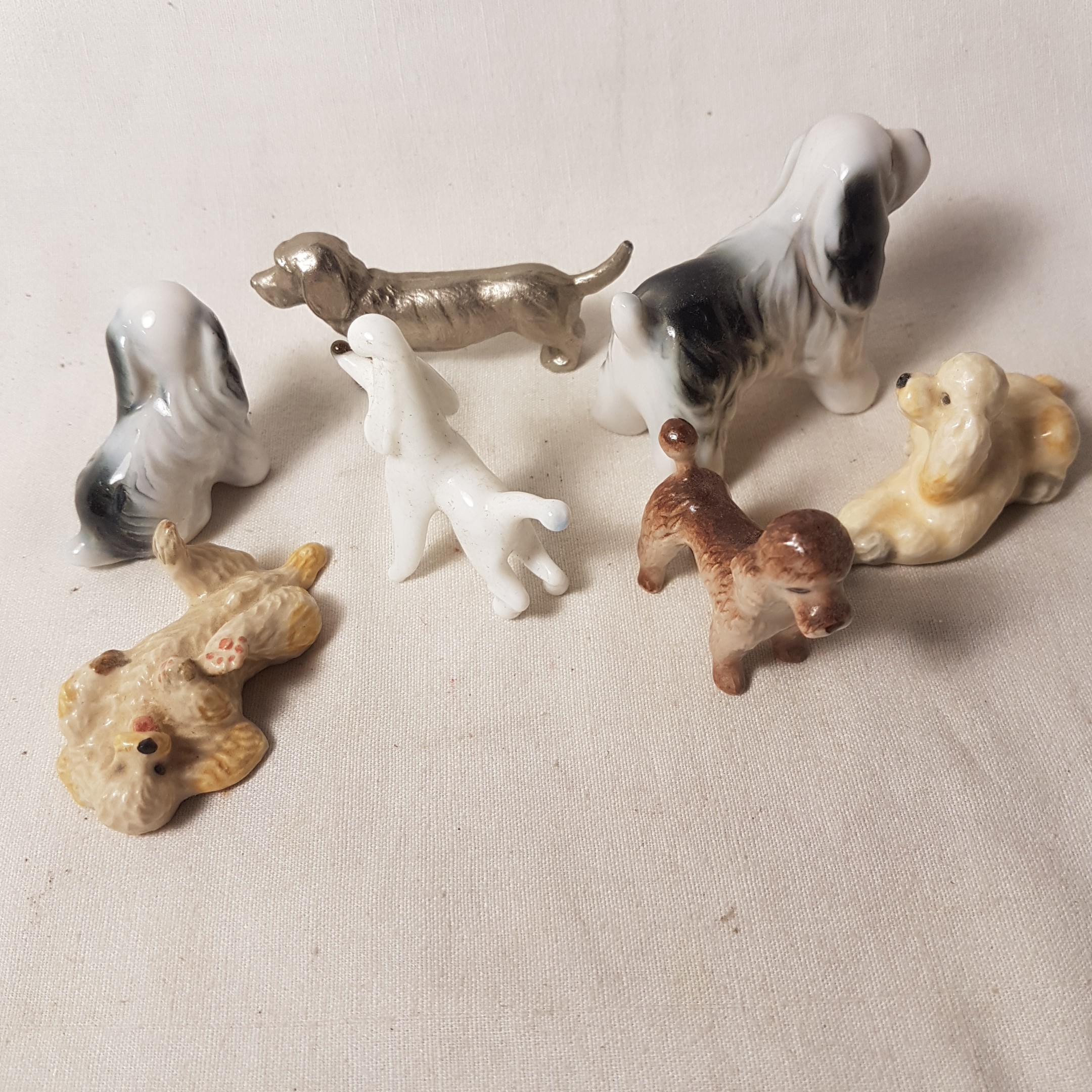 Lot de petites figurines de chiens - Photo 1