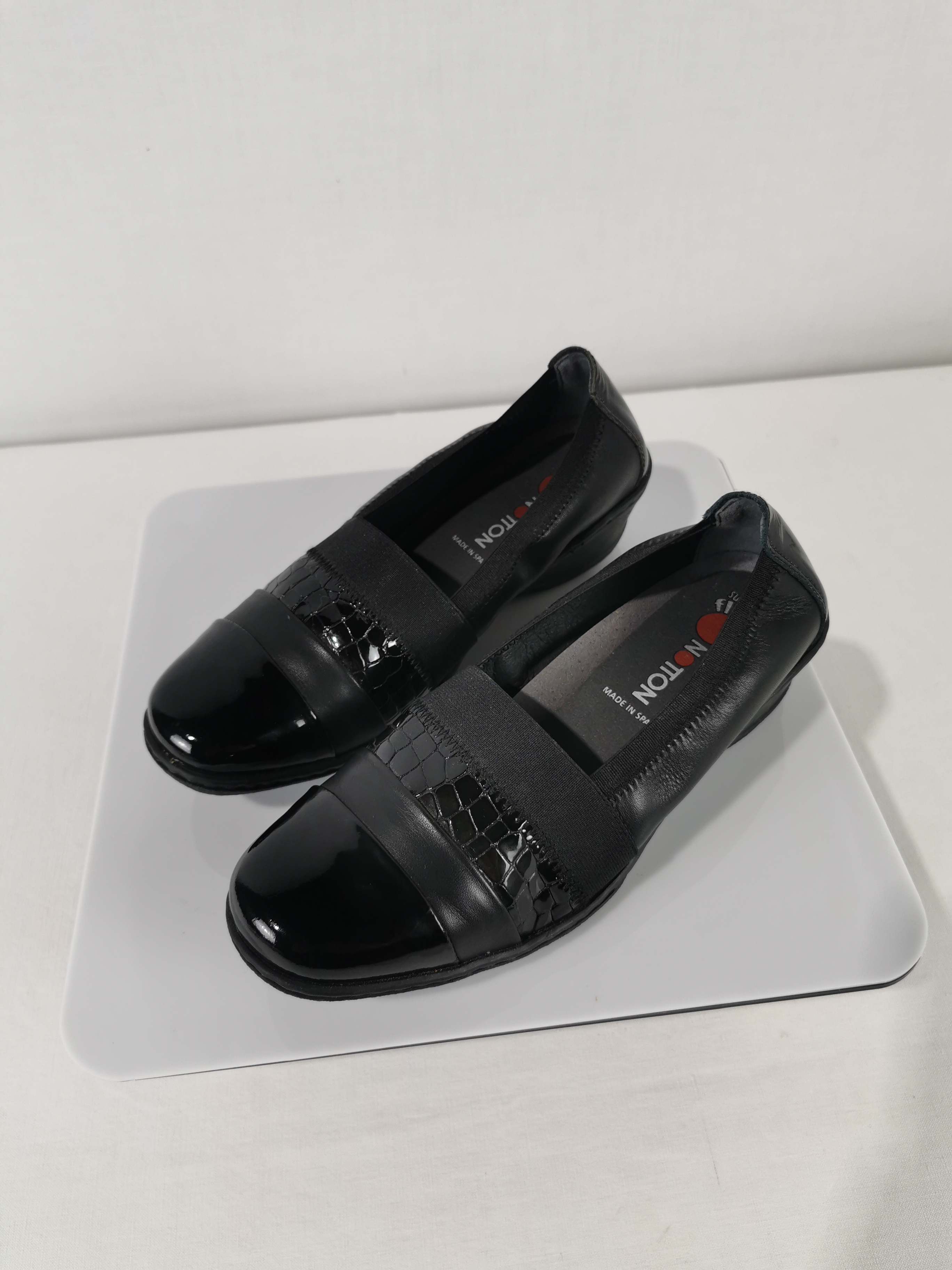 Mocassins noirs - femme - Notton - taille 38  - Vue 2 - 