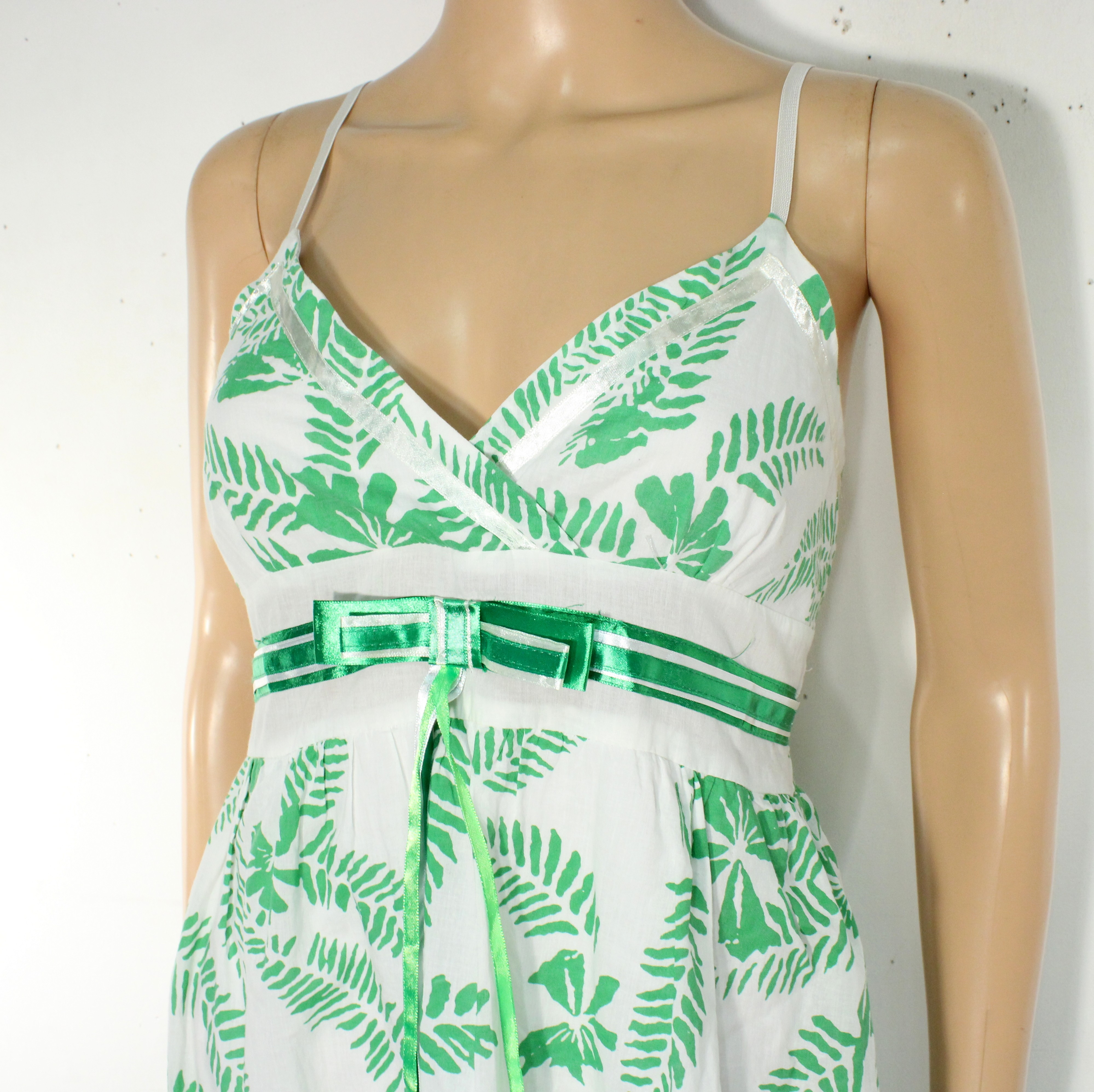Voir photo 2 de Robe Blanche & Verte Fleurie GRIFFLIN Taille M Robe Blanche & Verte Fleurie GRIFFLIN Taille M - Vue 2 -