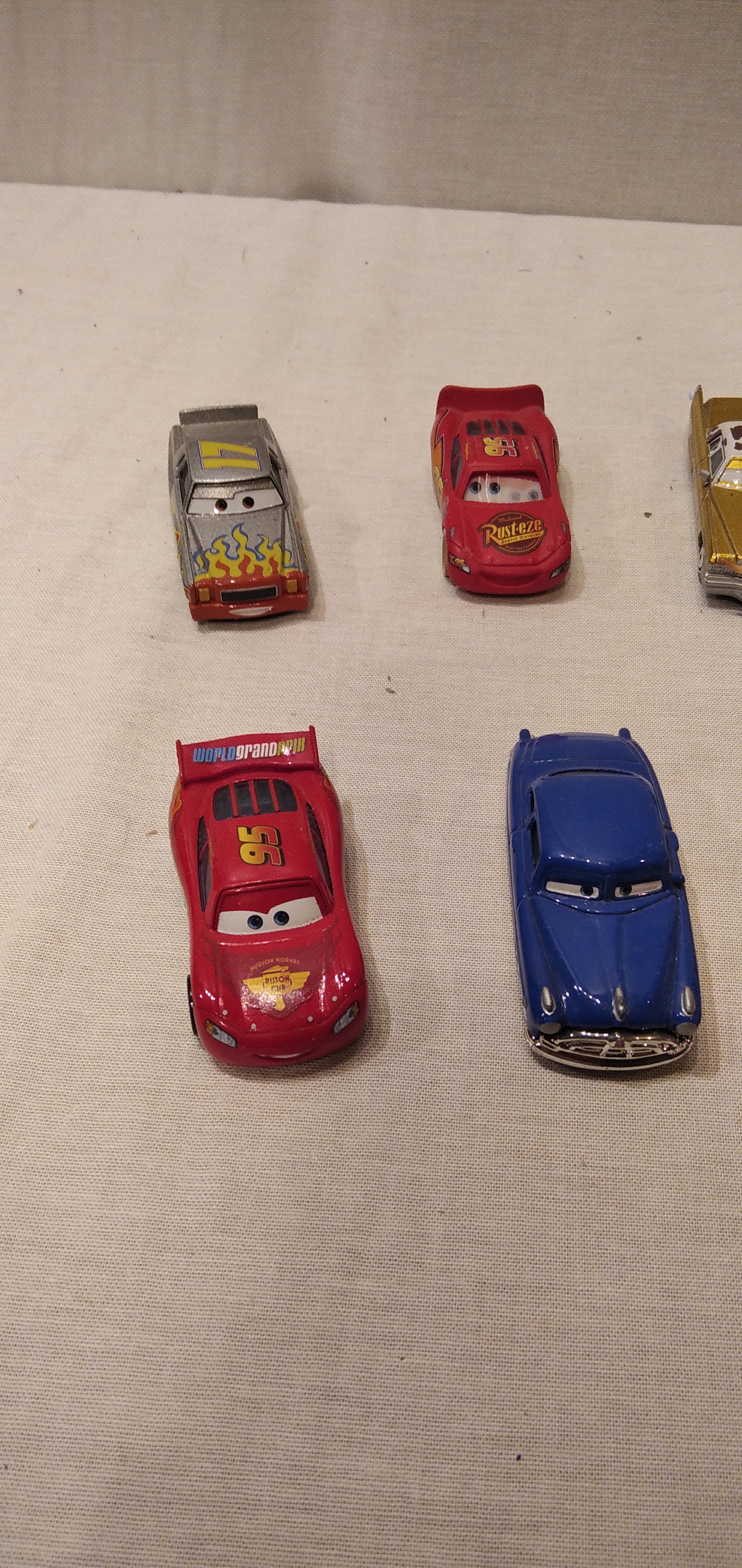 10 voitures "cars" Bon état - Vue 9 - 