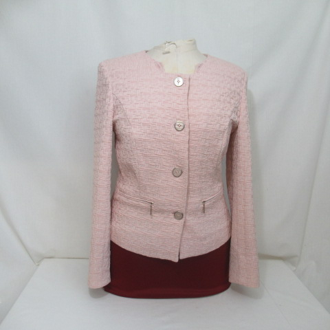 Acheter HF114 - Veste légère - Christine Laure - Taille 40 Bon état - 14,00 € HF114 - Veste légère - Christine Laure - Taille 40 Bon état - reconditionné disponible sur Label Emmaüs