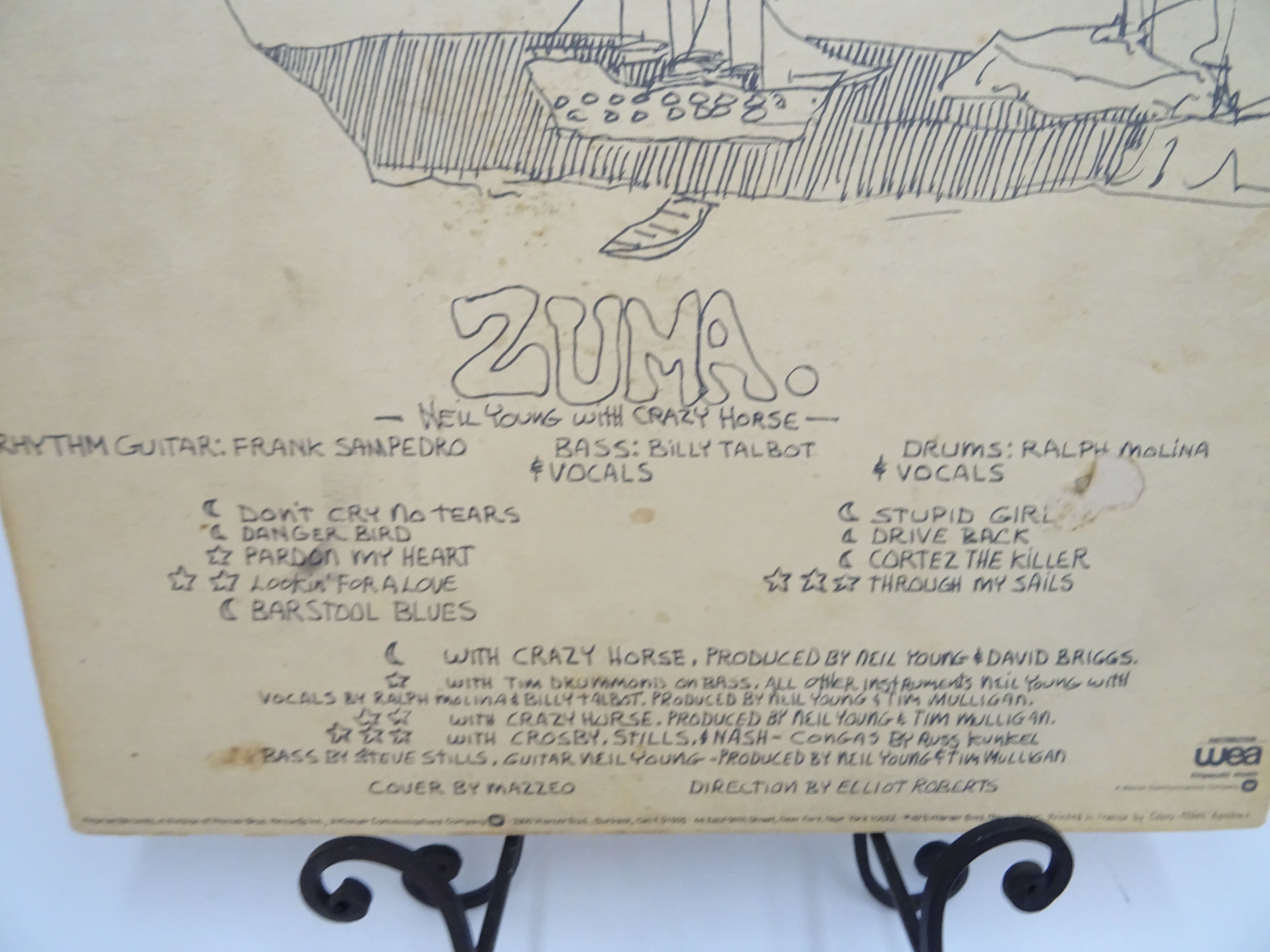 Voir photo 3 de Vinyle 33T NEIL YOUNG "ZUMA" Vinyle 33T NEIL YOUNG "ZUMA" Bon état - Vue 3 -