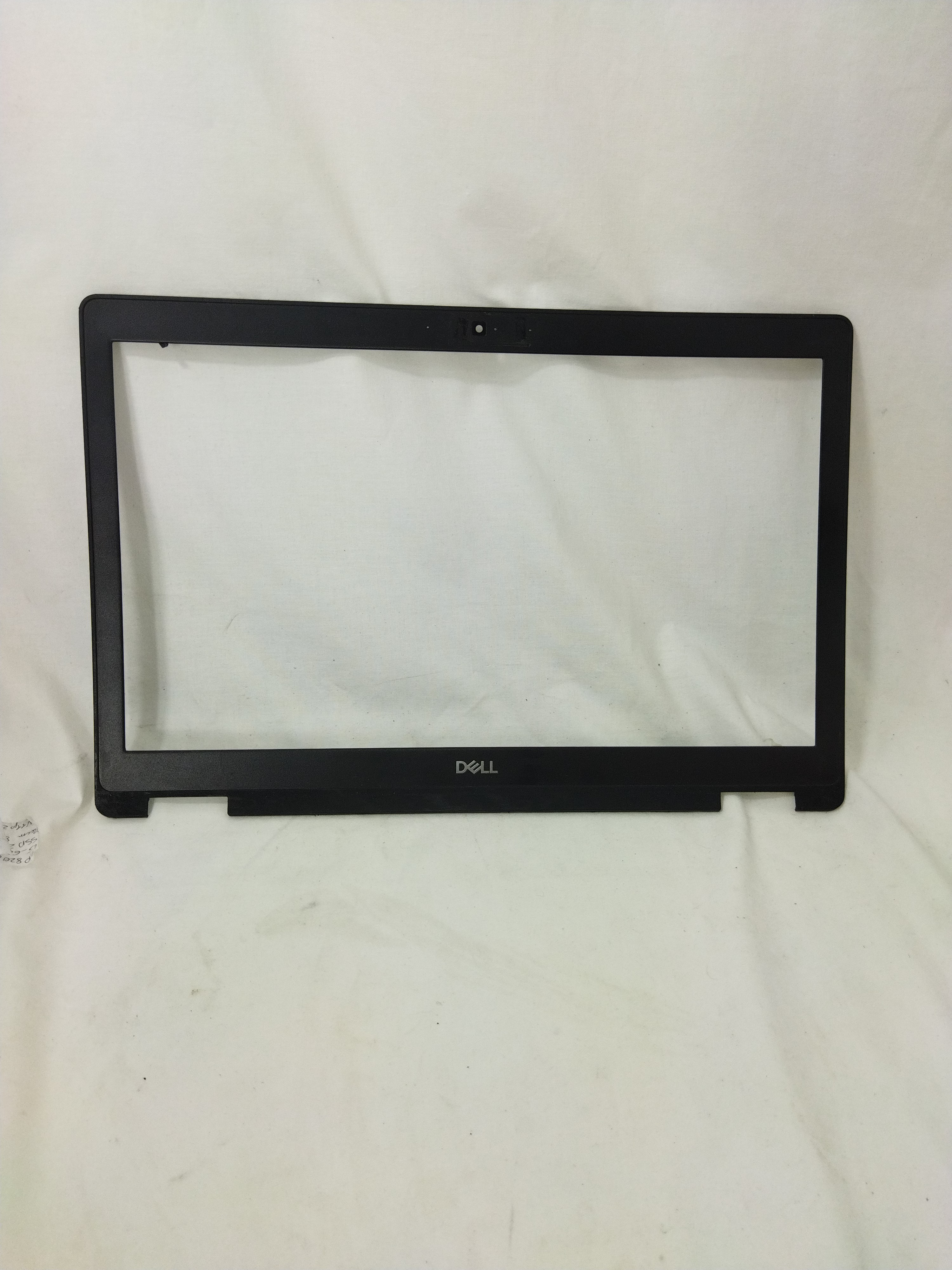 Bezel DELL Latitude 5580/5590 bon état Bon état - Vue 3 - 