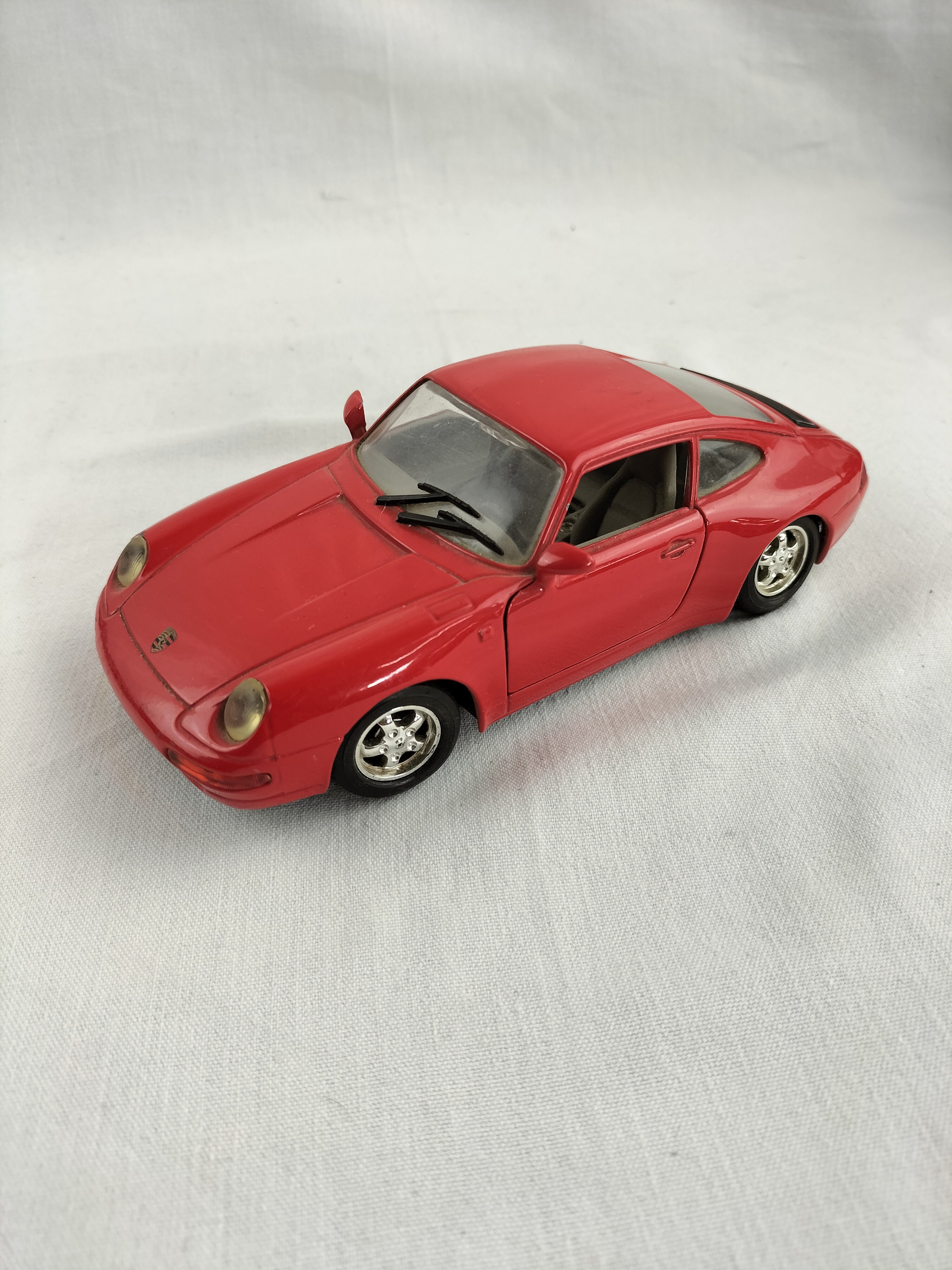 Voir photo 57 de Lot de 8 voitures miniatures de collection – Ferrari, Porsche, Mustang, Cadillac, Corvette Lot de 8 voitures miniatures de collection – Ferrari, Porsche, Mustang, Cadillac, Corvette Bon état - Vue 57 -