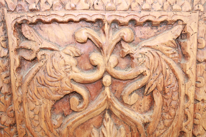 Ancienne planche de bois sculpté décorative - Photo 1