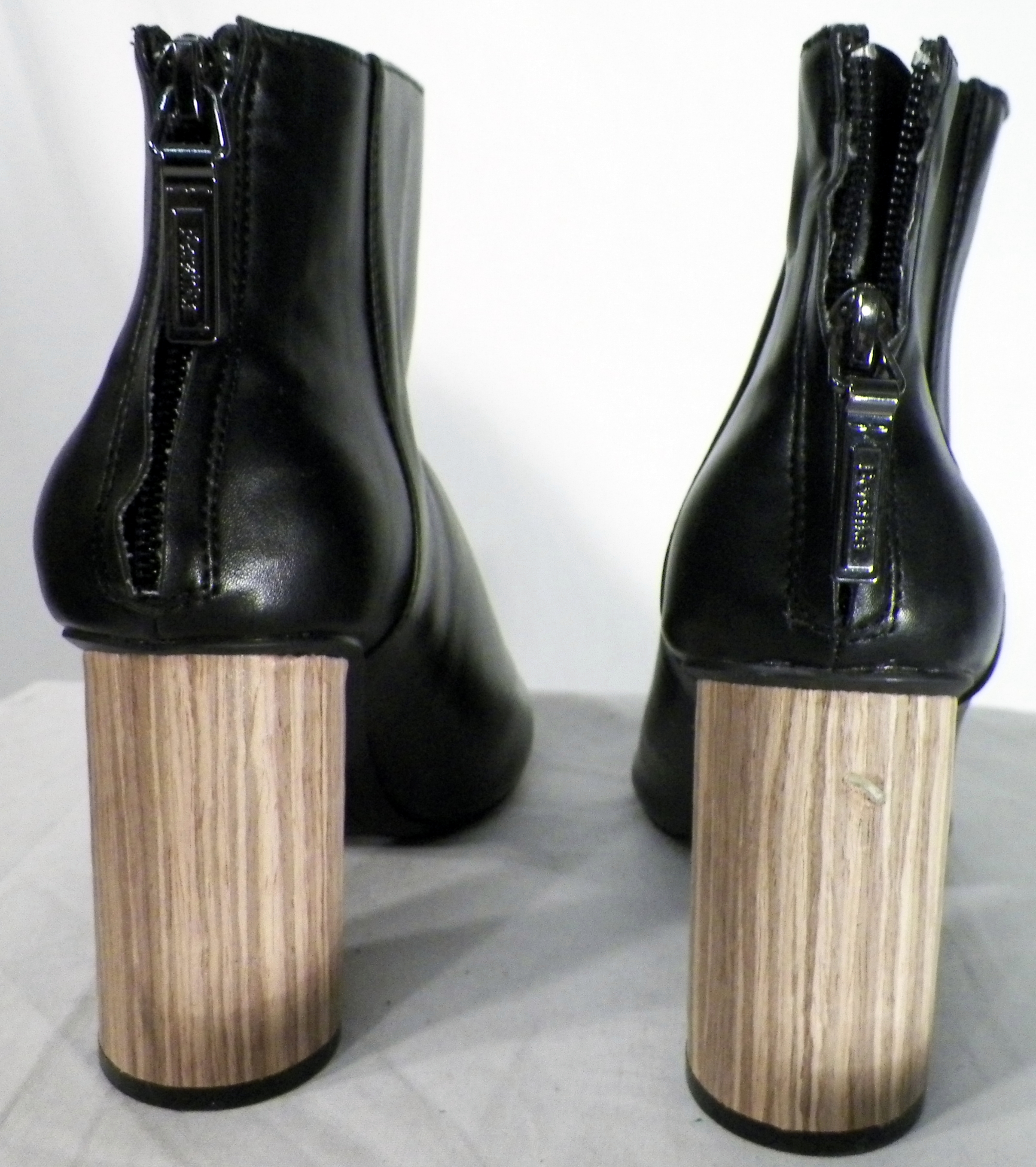 Bottines Femme Noires BERSHKA P 37. Bon état - Vue 4 - 