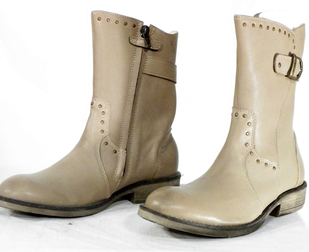 Bottes Fille Taupe NOËL P 35 Comme neuf -  reconditionné disponible sur Label Emmaüs