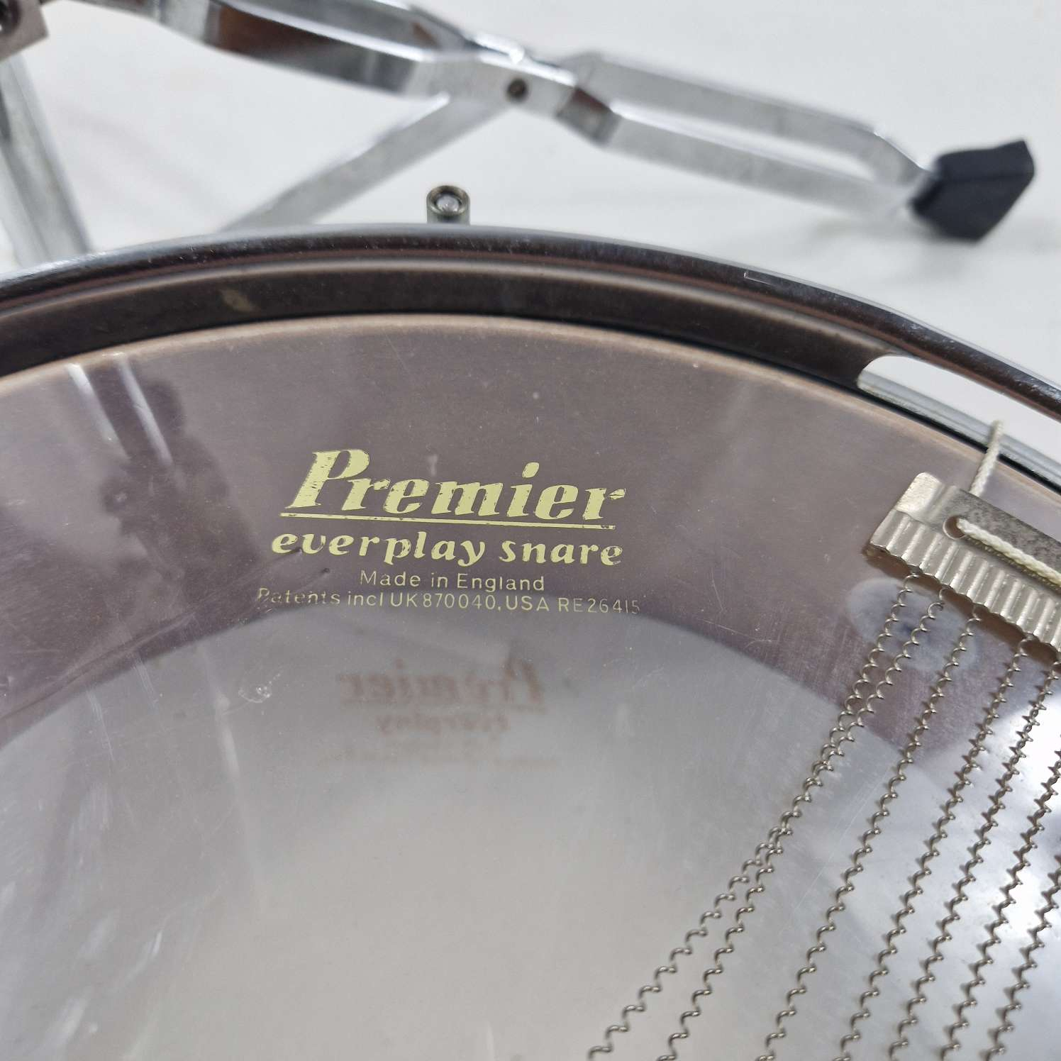 Voir photo 7 de Caisse Clair Premier 32 cm de diamètre avec son pied Caisse Clair Premier 32 cm de diamètre avec son pied - Vue 7 -