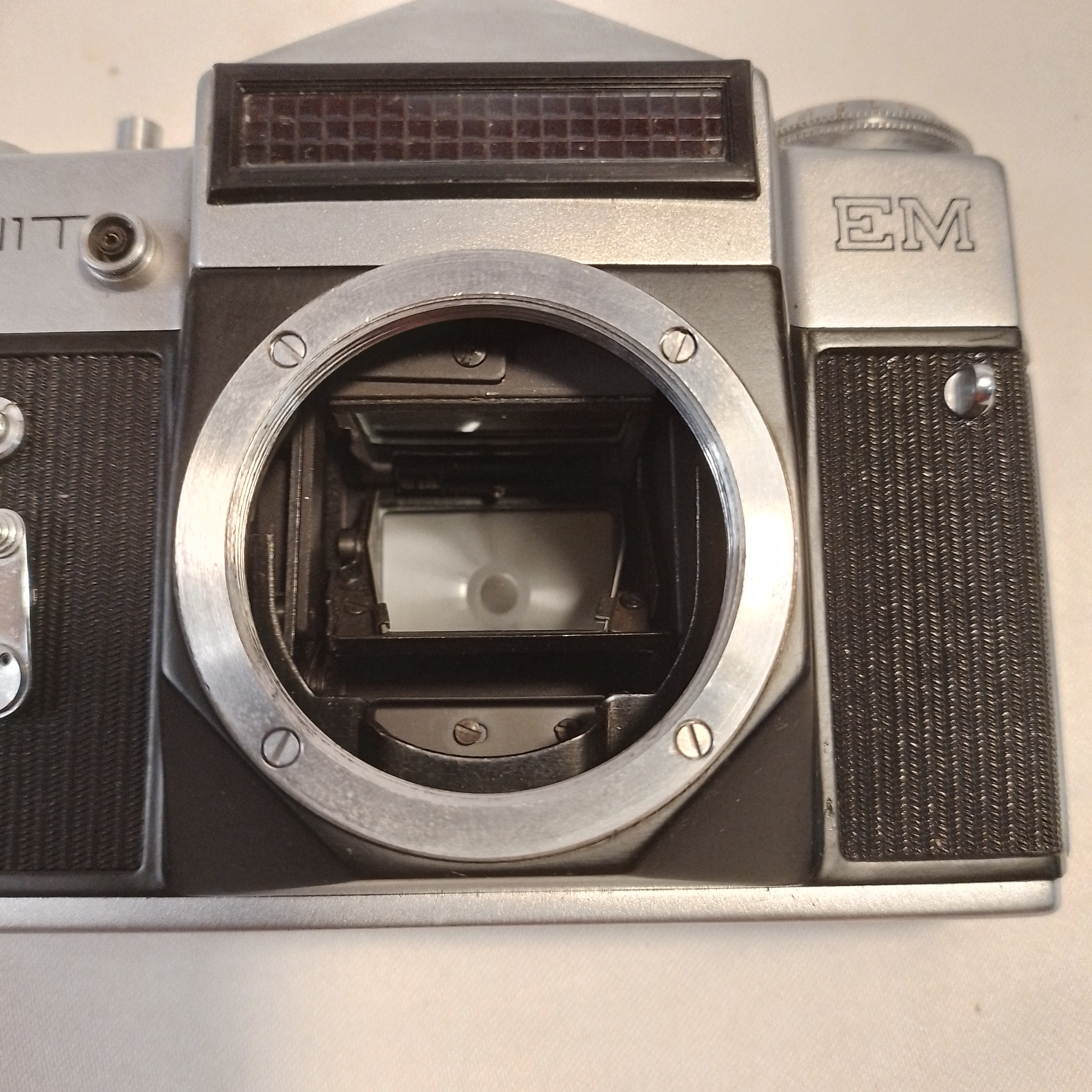 Appareil photo argentique ZENIT EM Bon état - Vue 4 - 