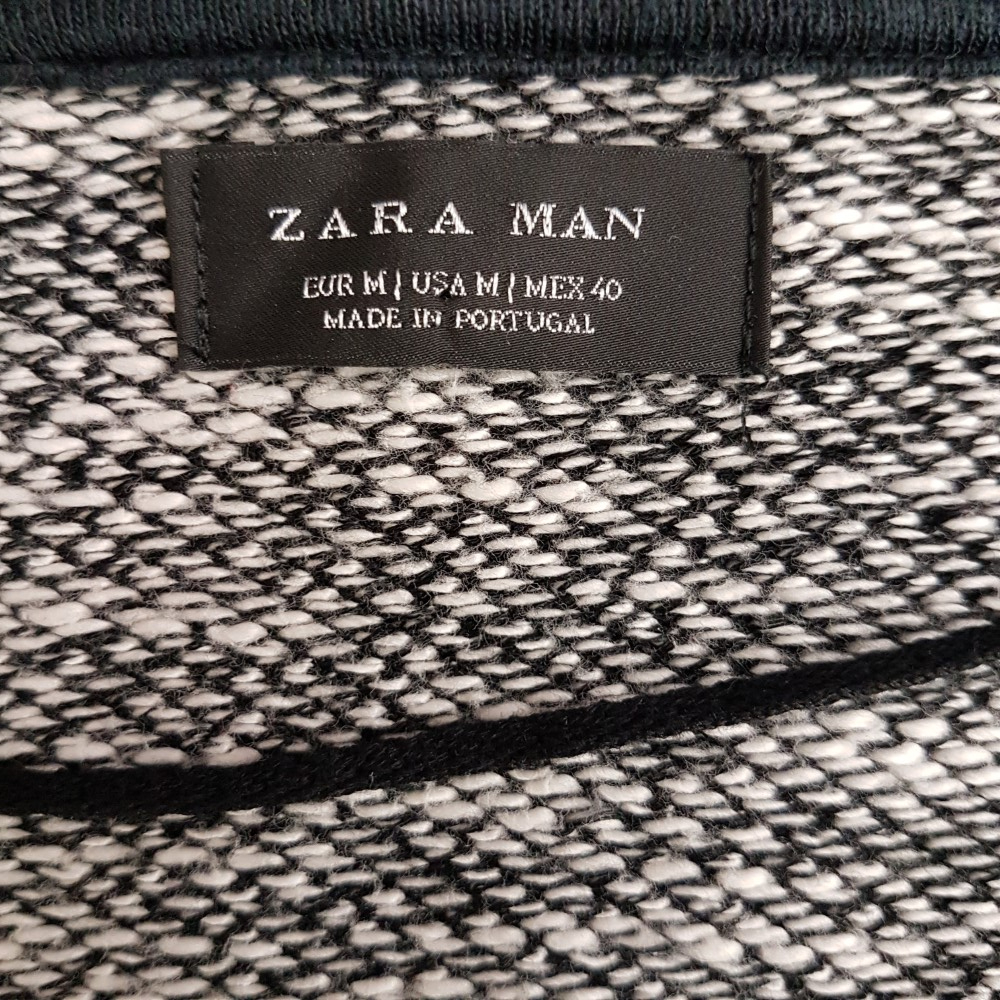 Voir photo 6 de Gilet noir et blanc chiné - ZARA- Taille M Gilet noir et blanc chiné - ZARA- Taille M Bon état - Vue 6 -